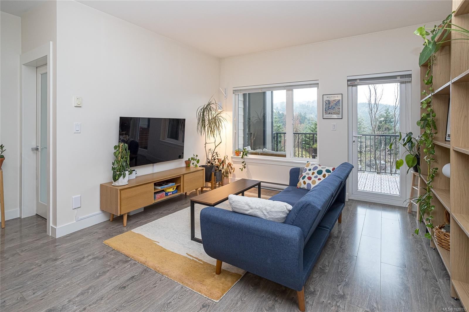 308-286 Wilfert Rd, View Royal, BC - Indoor Photo Showing Living Room