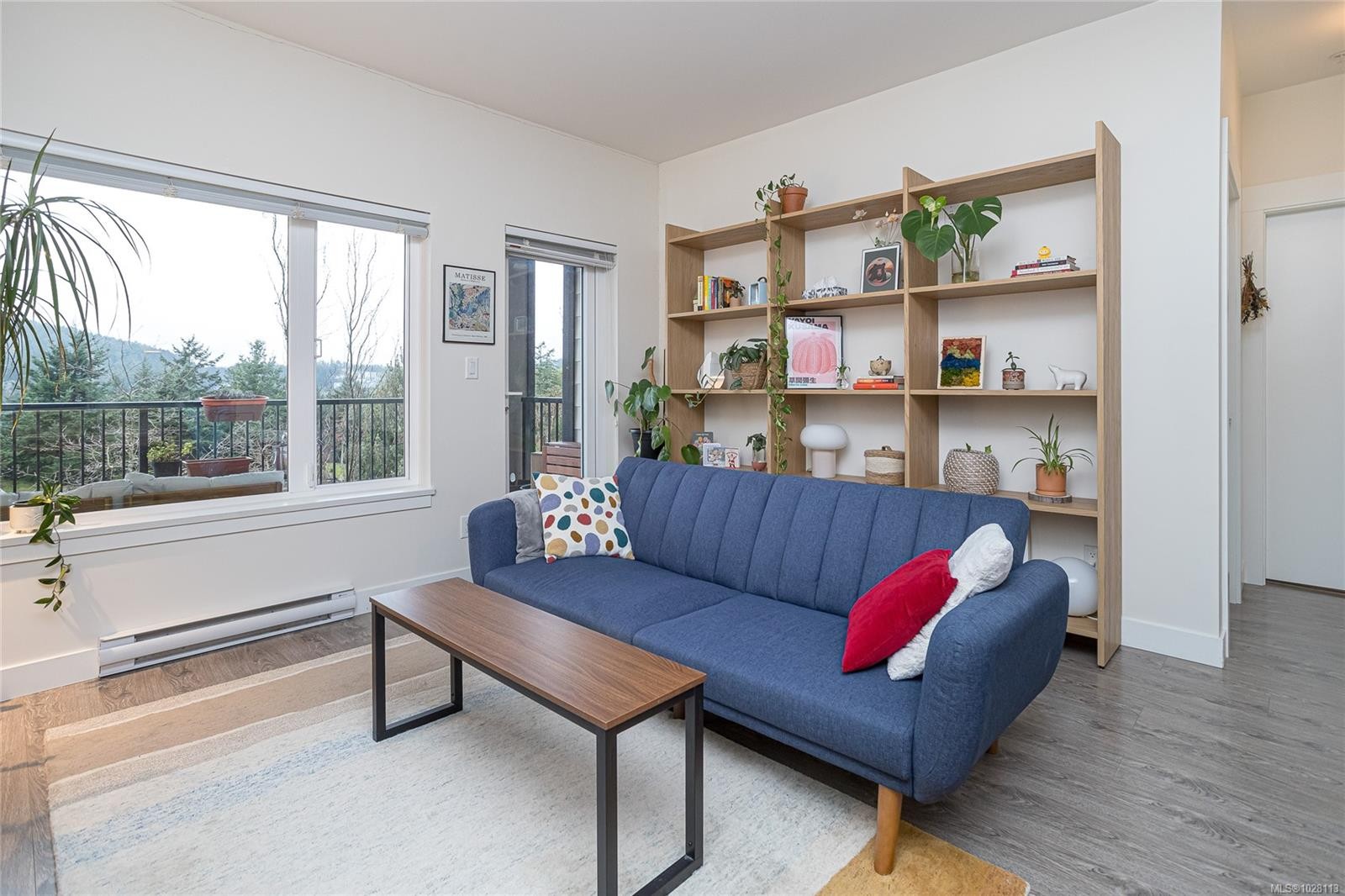 308-286 Wilfert Rd, View Royal, BC - Indoor Photo Showing Living Room