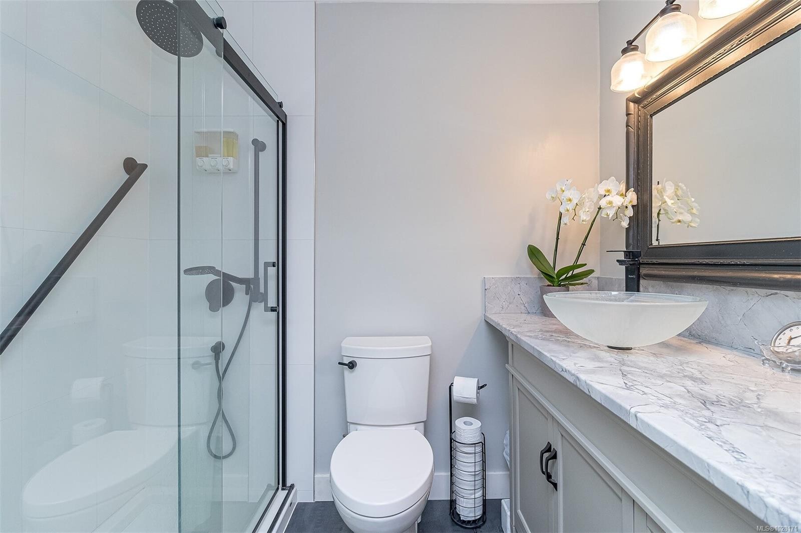 404-9958 Daniel St, Chemainus, BC - Indoor Photo Showing Bathroom