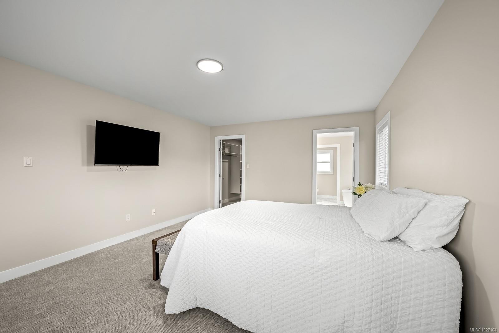 499 Torrence Rd, Comox, BC