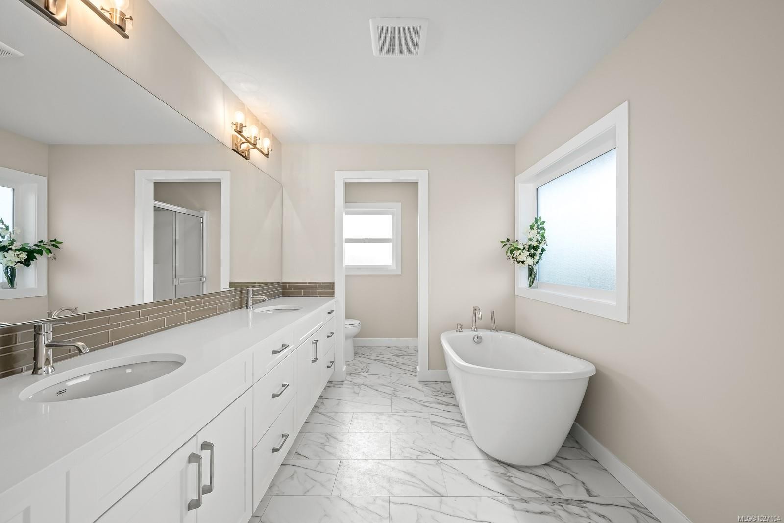 499 Torrence Rd, Comox, BC