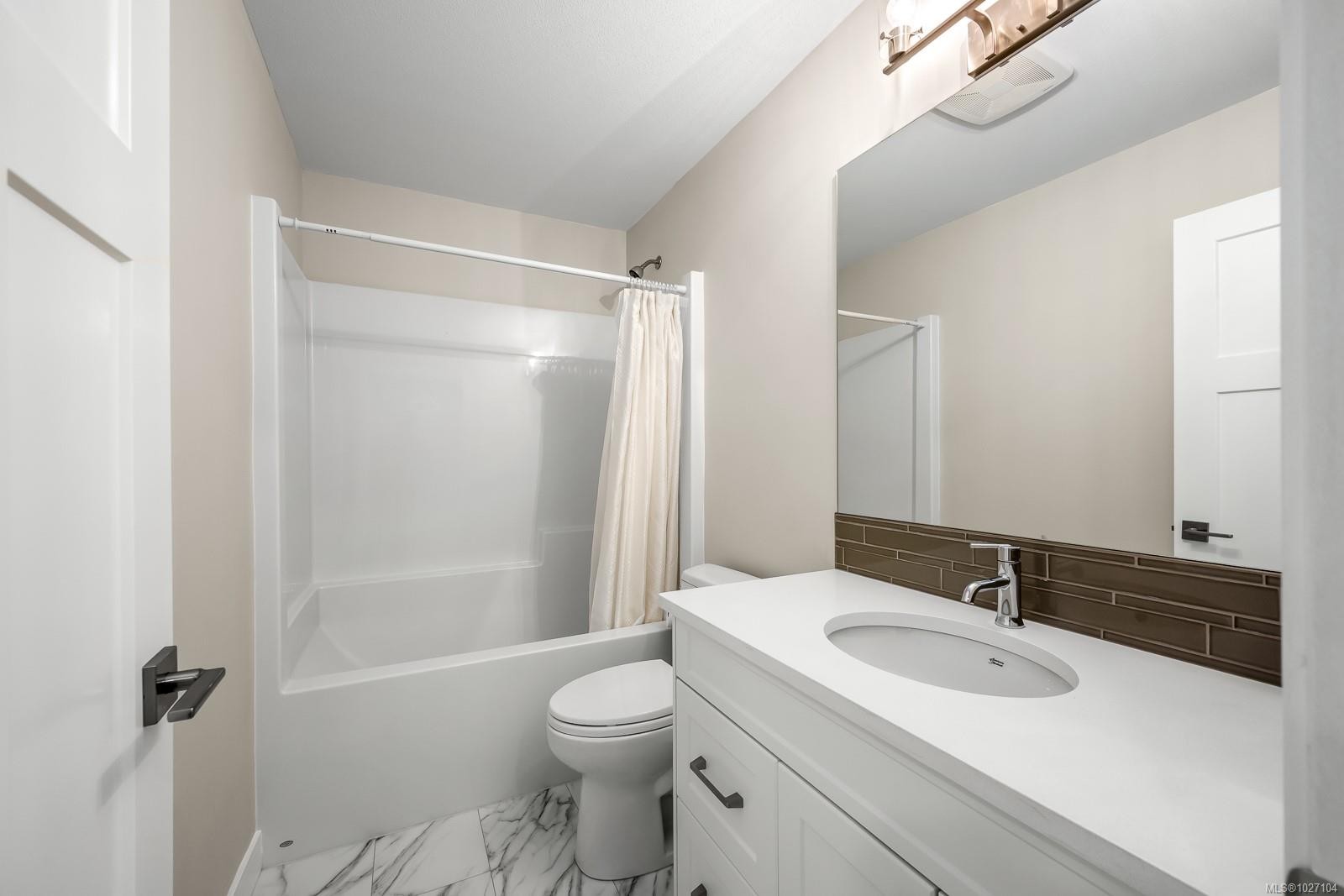 499 Torrence Rd, Comox, BC