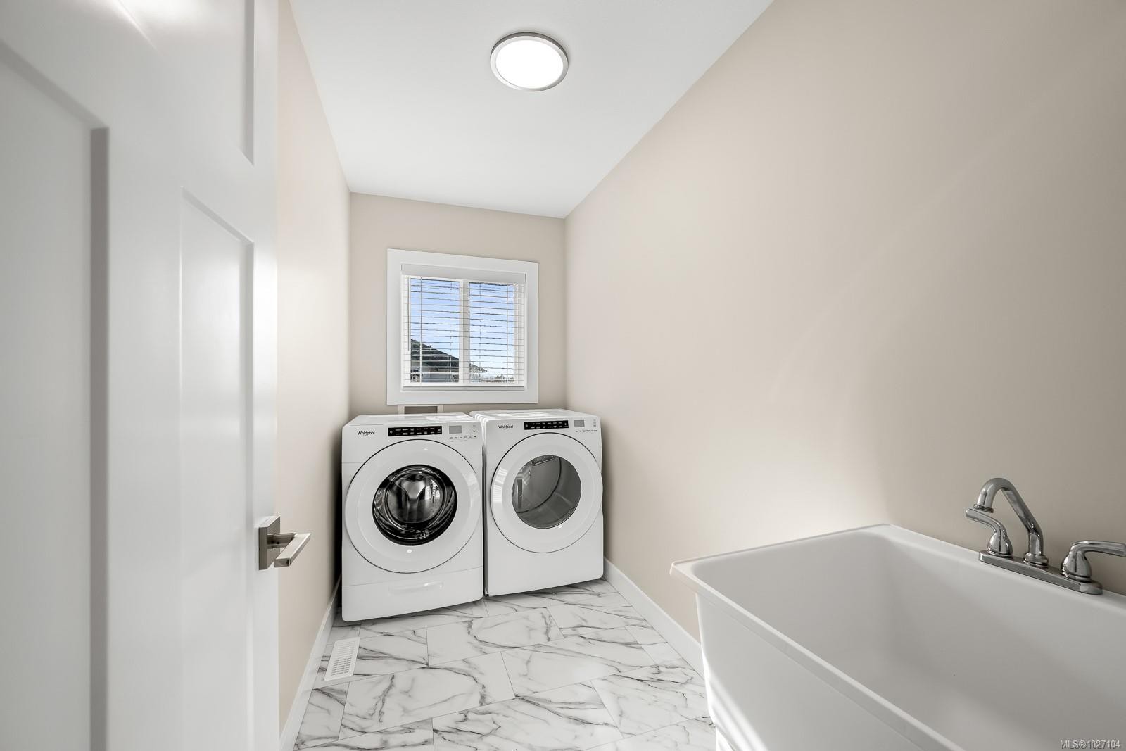 499 Torrence Rd, Comox, BC