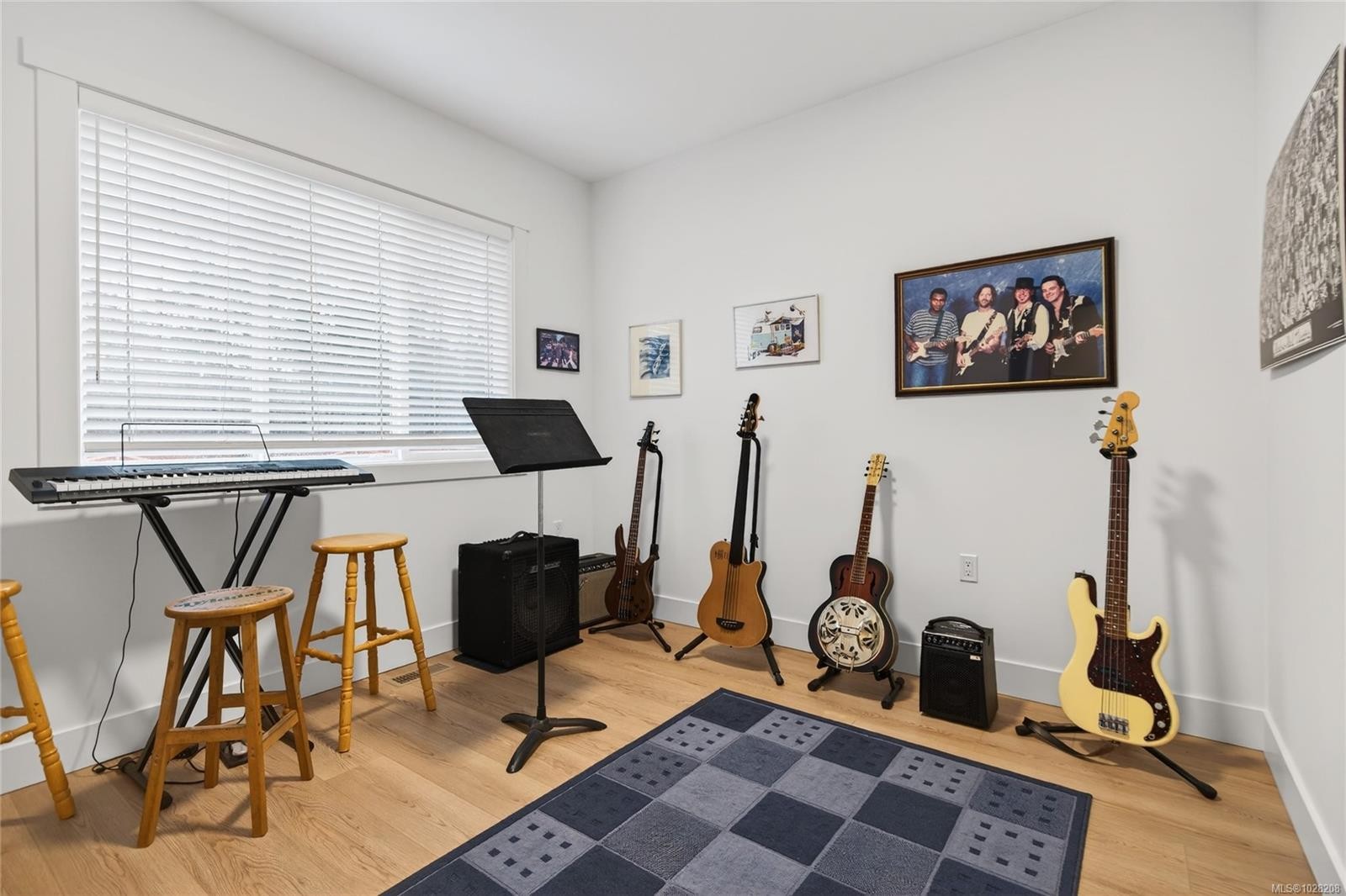 873 Aspen Rd, Comox, BC