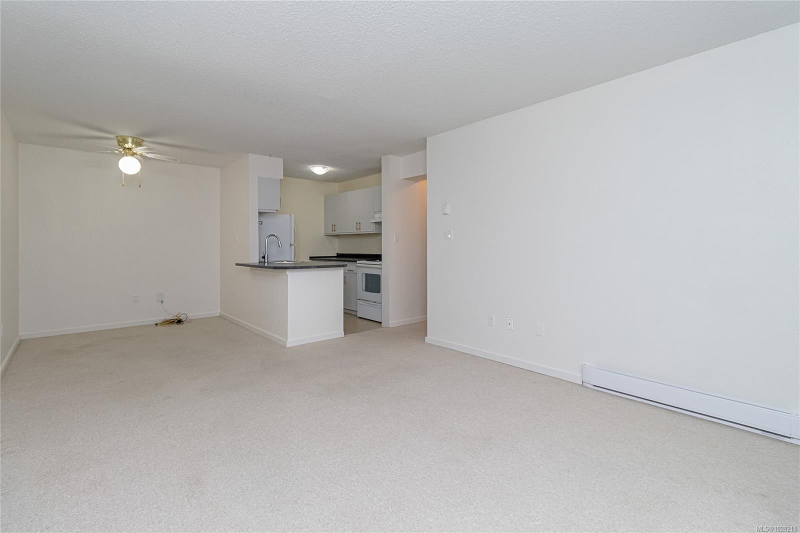 101-9942 Daniel St, Chemainus, BC - Indoor Photo Showing Kitchen