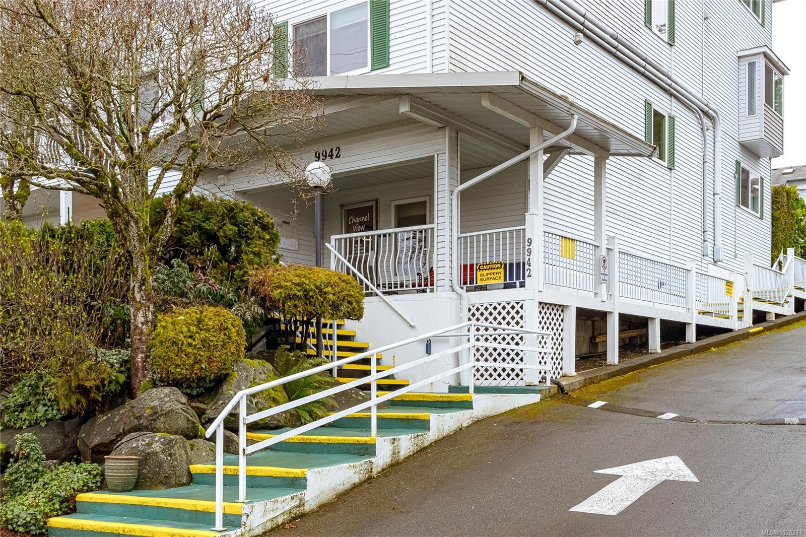 101-9942 Daniel St, Chemainus, BC - Outdoor With Deck Patio Veranda