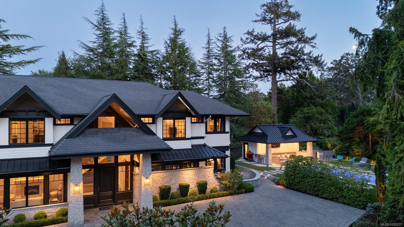 3375 Ripon Rd, Oak Bay, BC