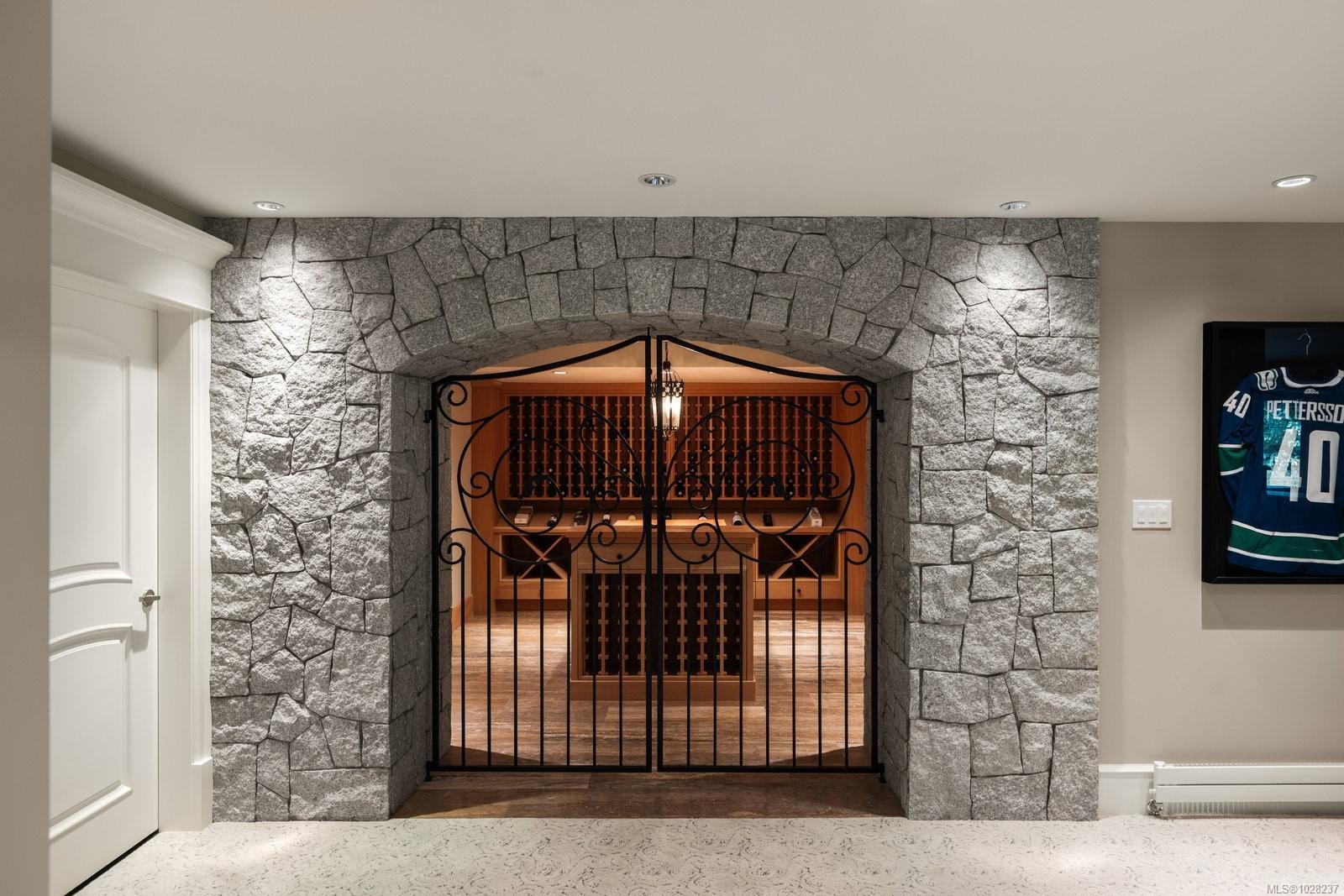 3375 Ripon Rd, Oak Bay, BC