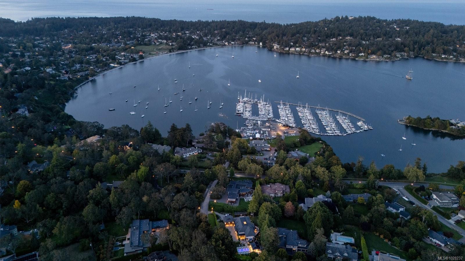 3375 Ripon Rd, Oak Bay, BC