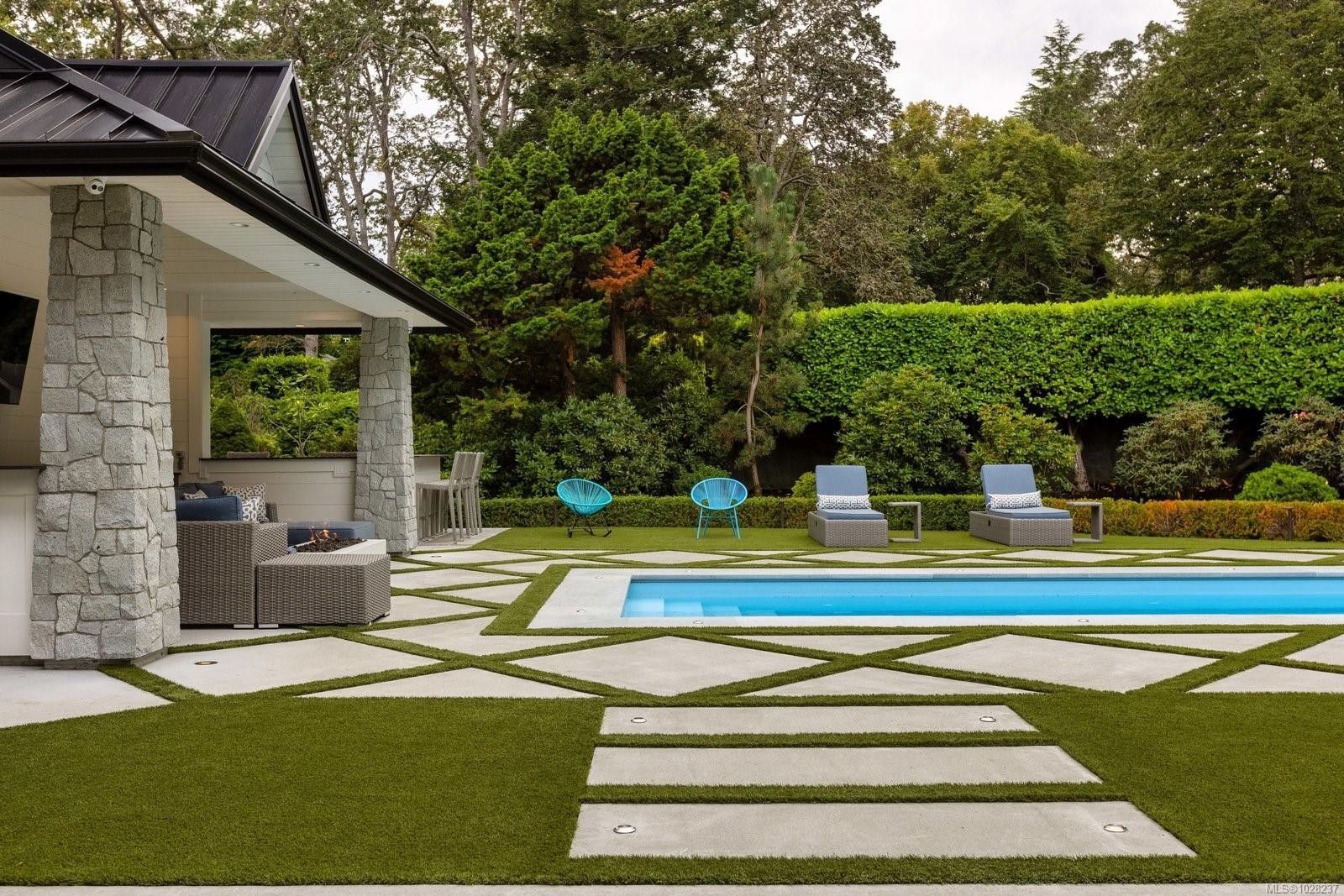 3375 Ripon Rd, Oak Bay, BC