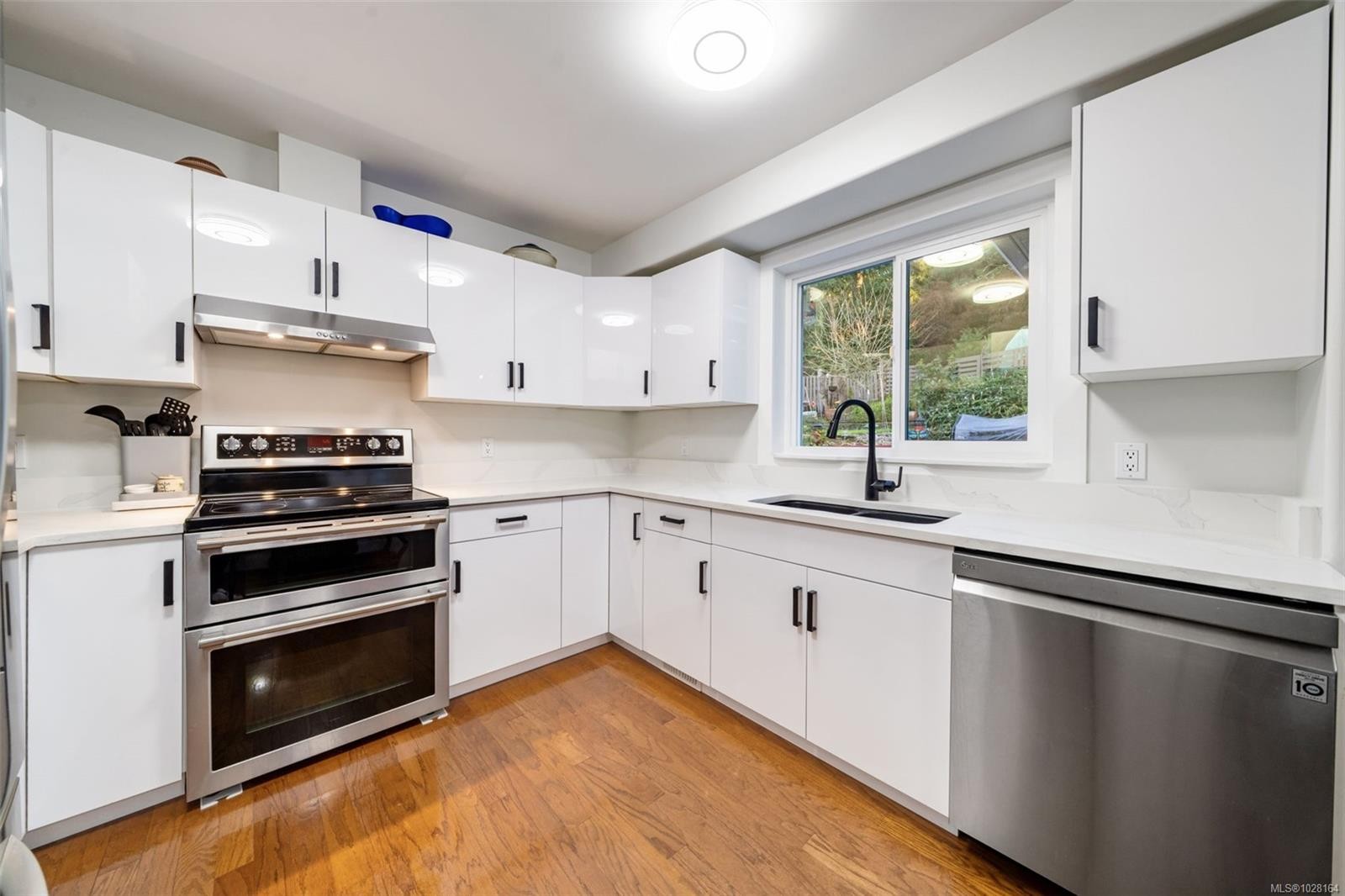 6092 Chippewa Rd, Duncan, BC