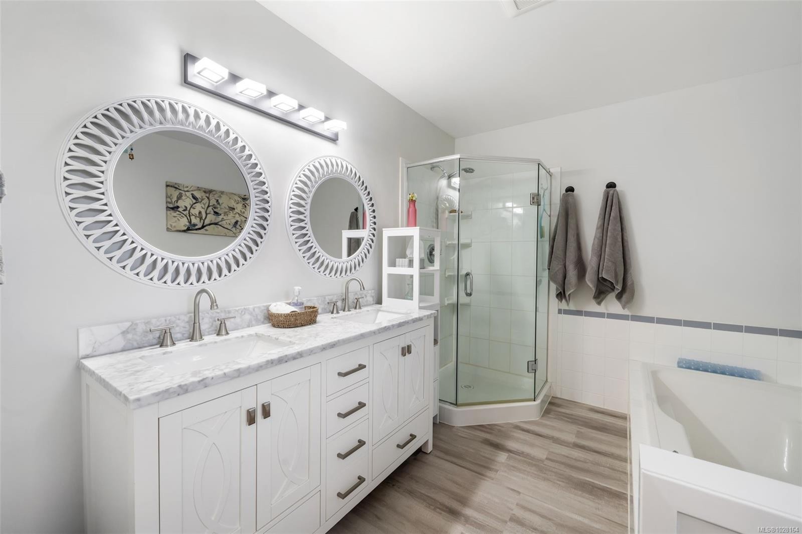 6092 Chippewa Rd, Duncan, BC