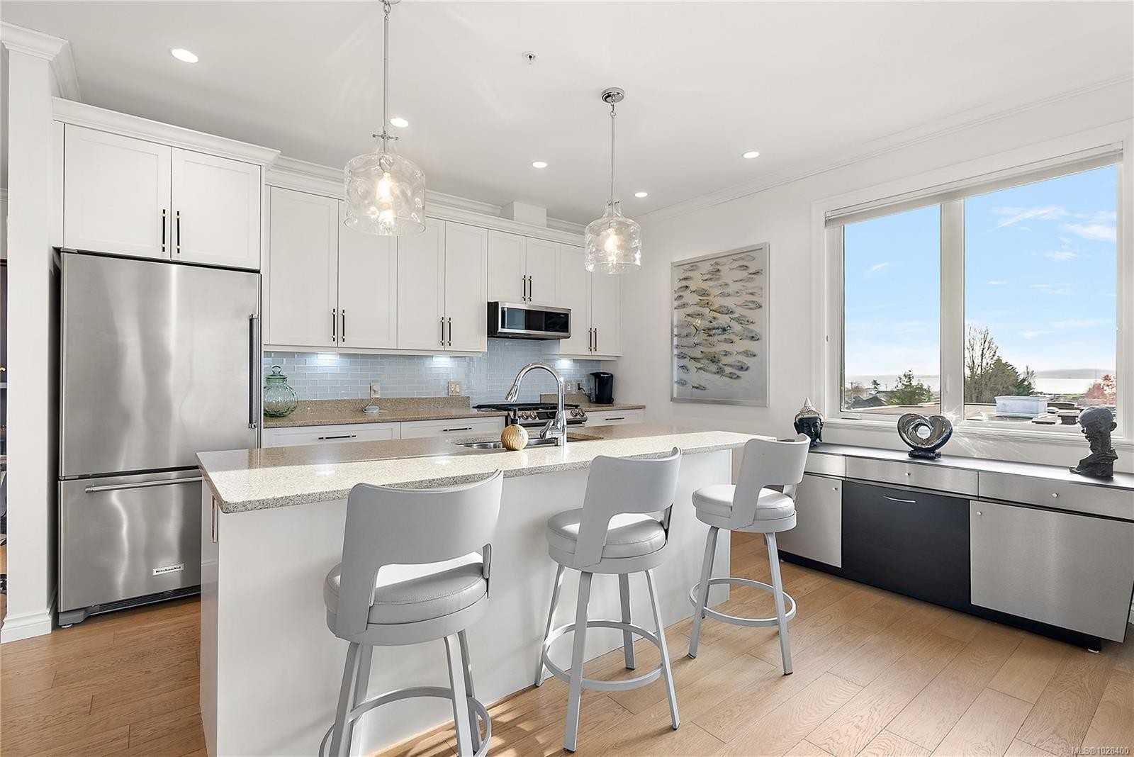 Ph403-2409 Bevan Ave, Sidney, BC - Indoor Photo Showing Kitchen With Upgraded Kitchen