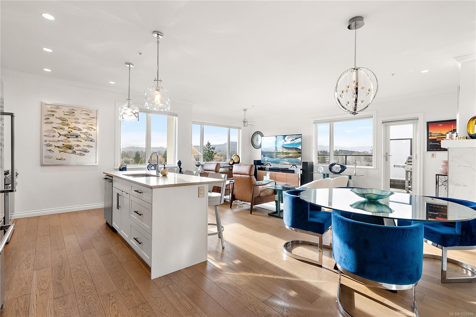 Ph403-2409 Bevan Ave, Sidney, BC - Indoor