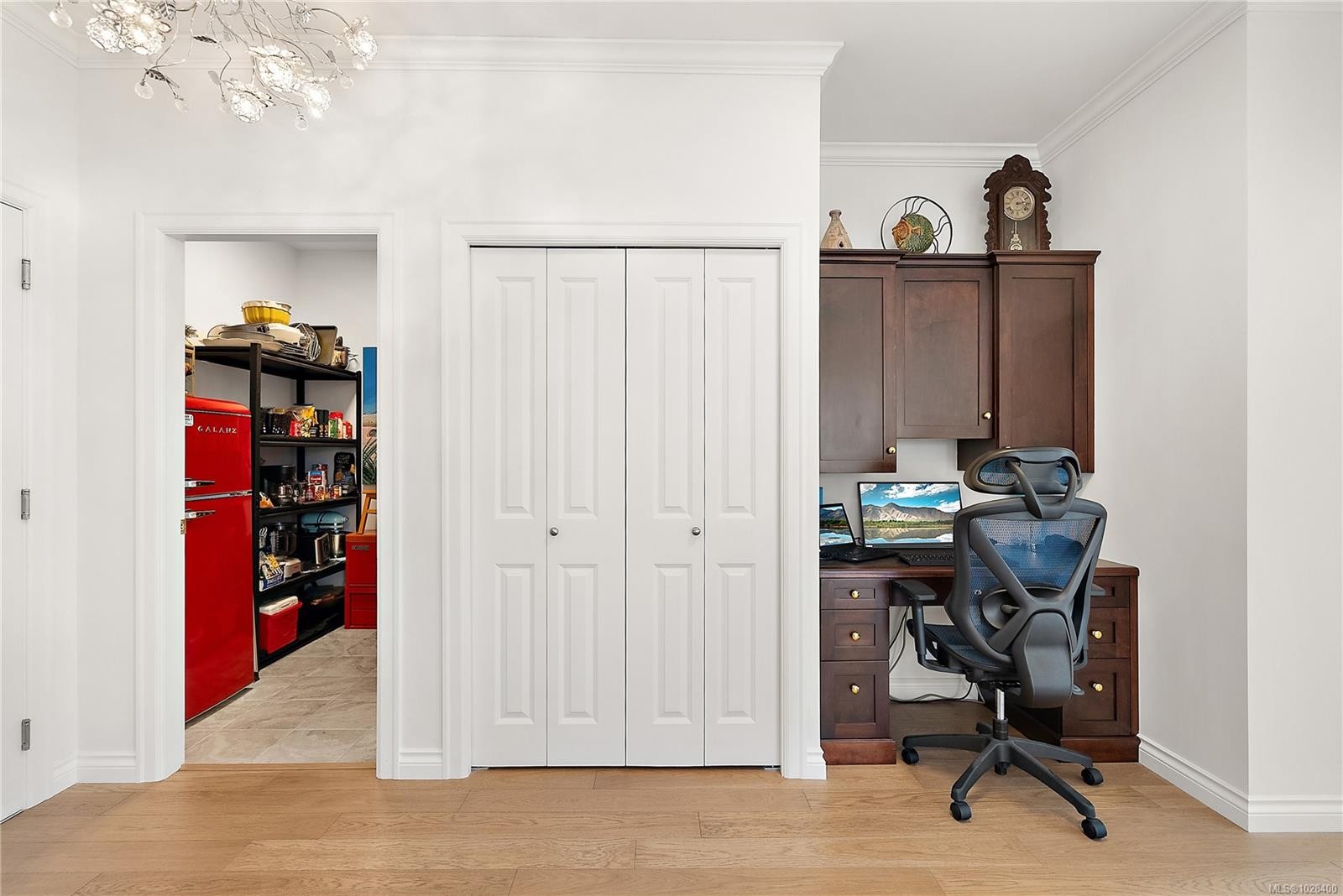 Ph403-2409 Bevan Ave, Sidney, BC - Indoor