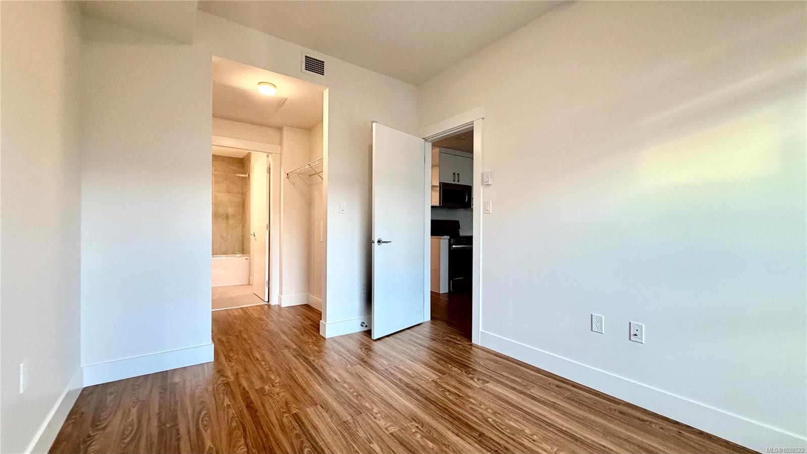 511-6320 Sentinal Dr, Nanaimo, BC - Indoor Photo Showing Other Room