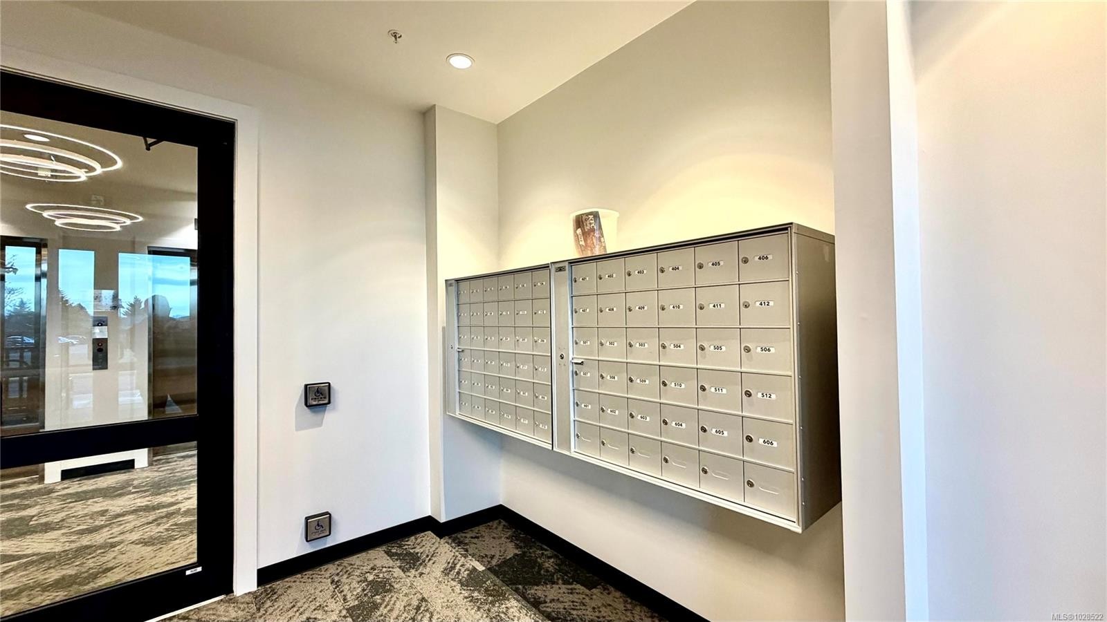 511-6320 Sentinal Dr, Nanaimo, BC - Indoor Photo Showing Other Room