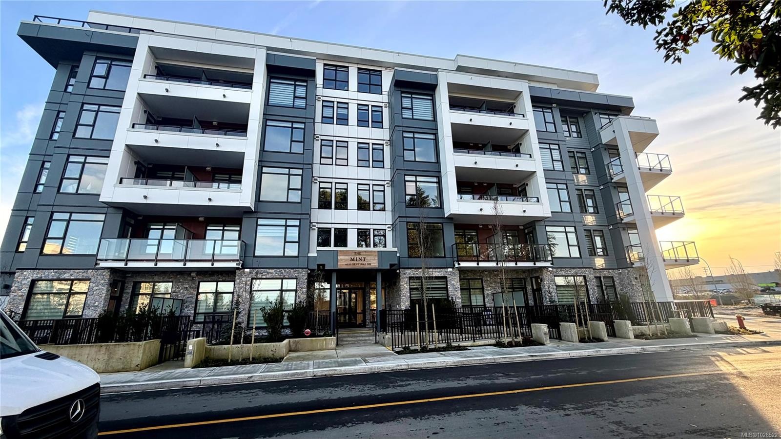 511-6320 Sentinal Dr, Nanaimo, BC - Outdoor With Balcony With Facade