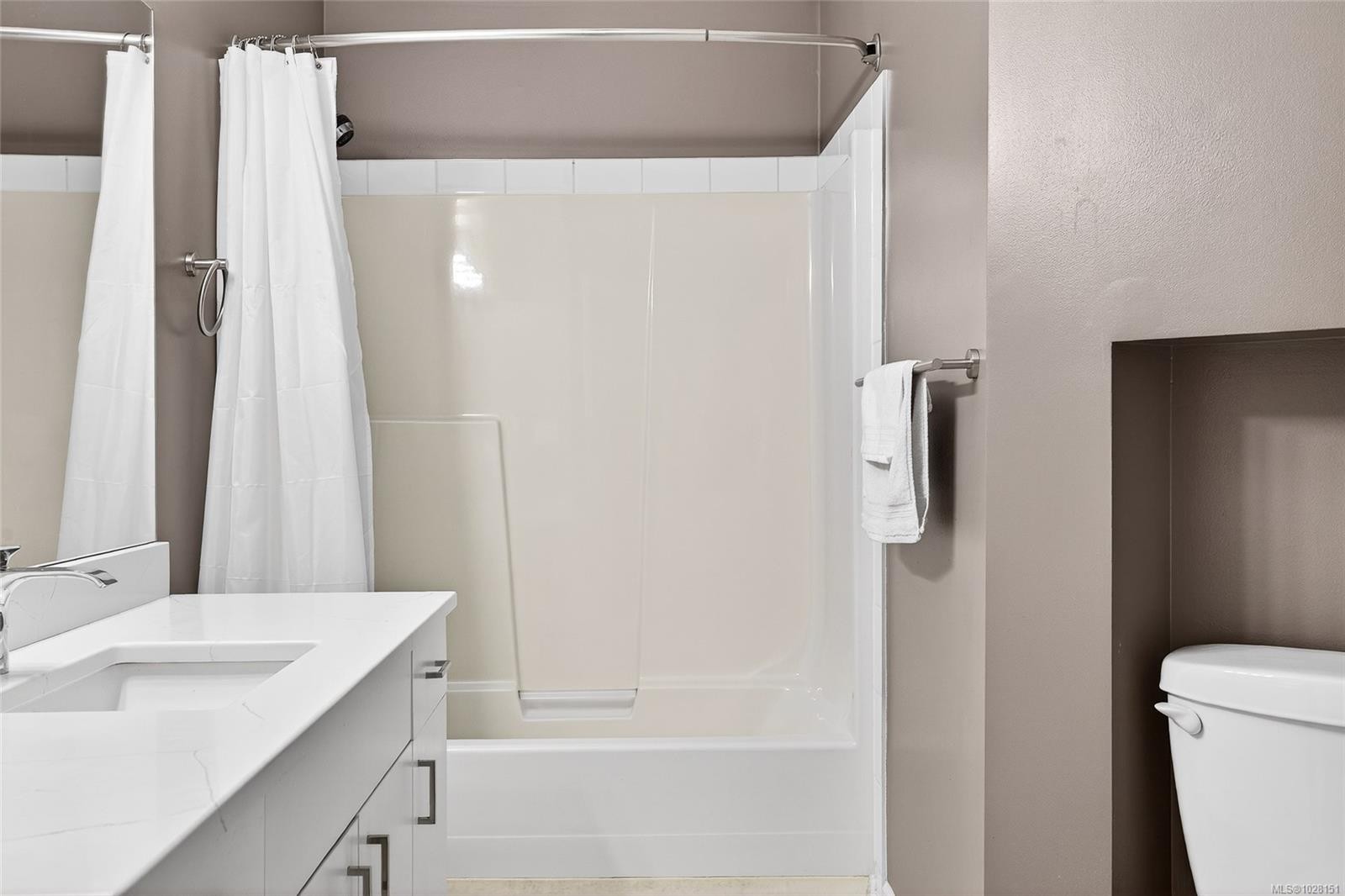 8-130 Corbett Rd, Salt Spring, BC