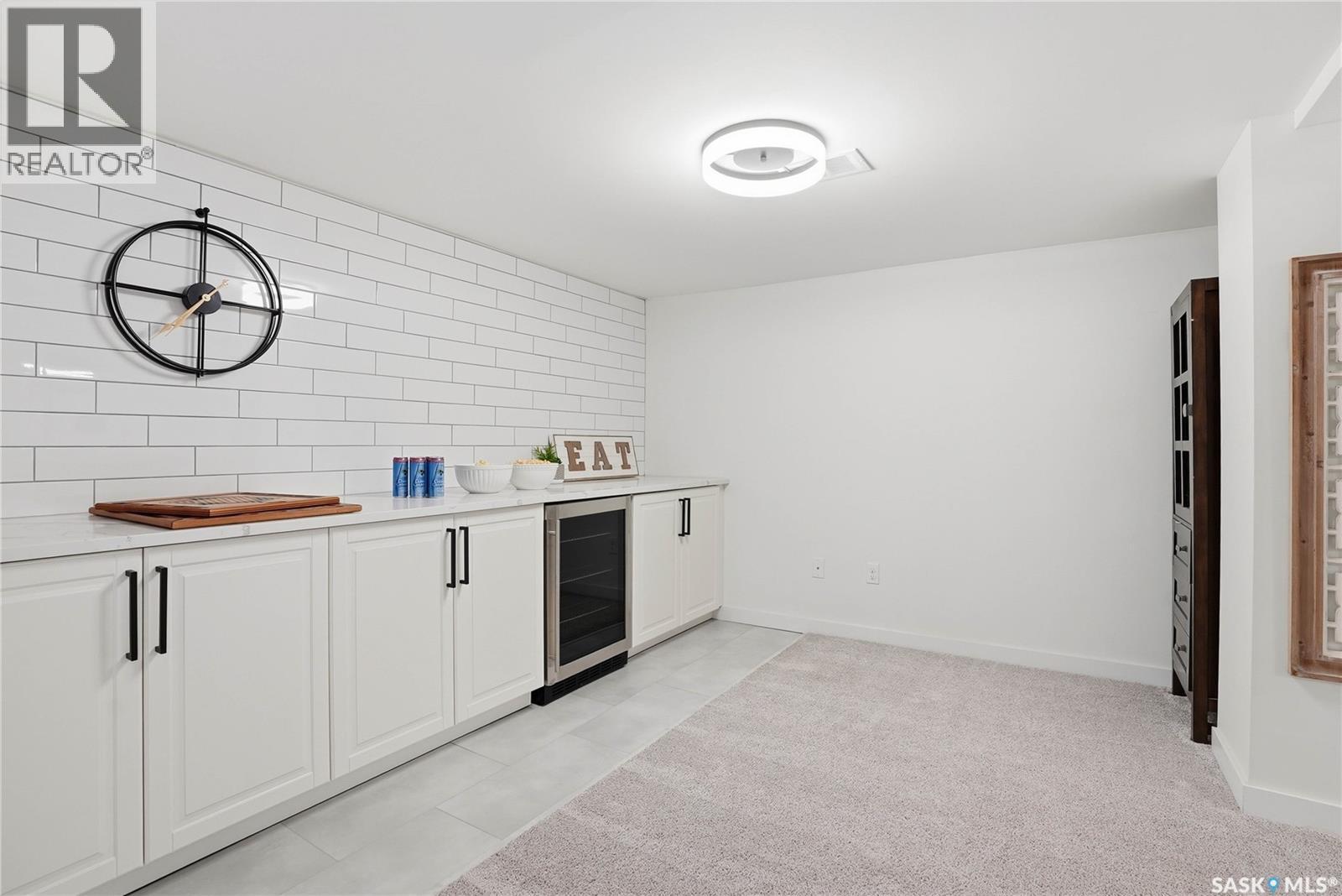 1033 9Th Street E, Saskatoon, SK - Indoor