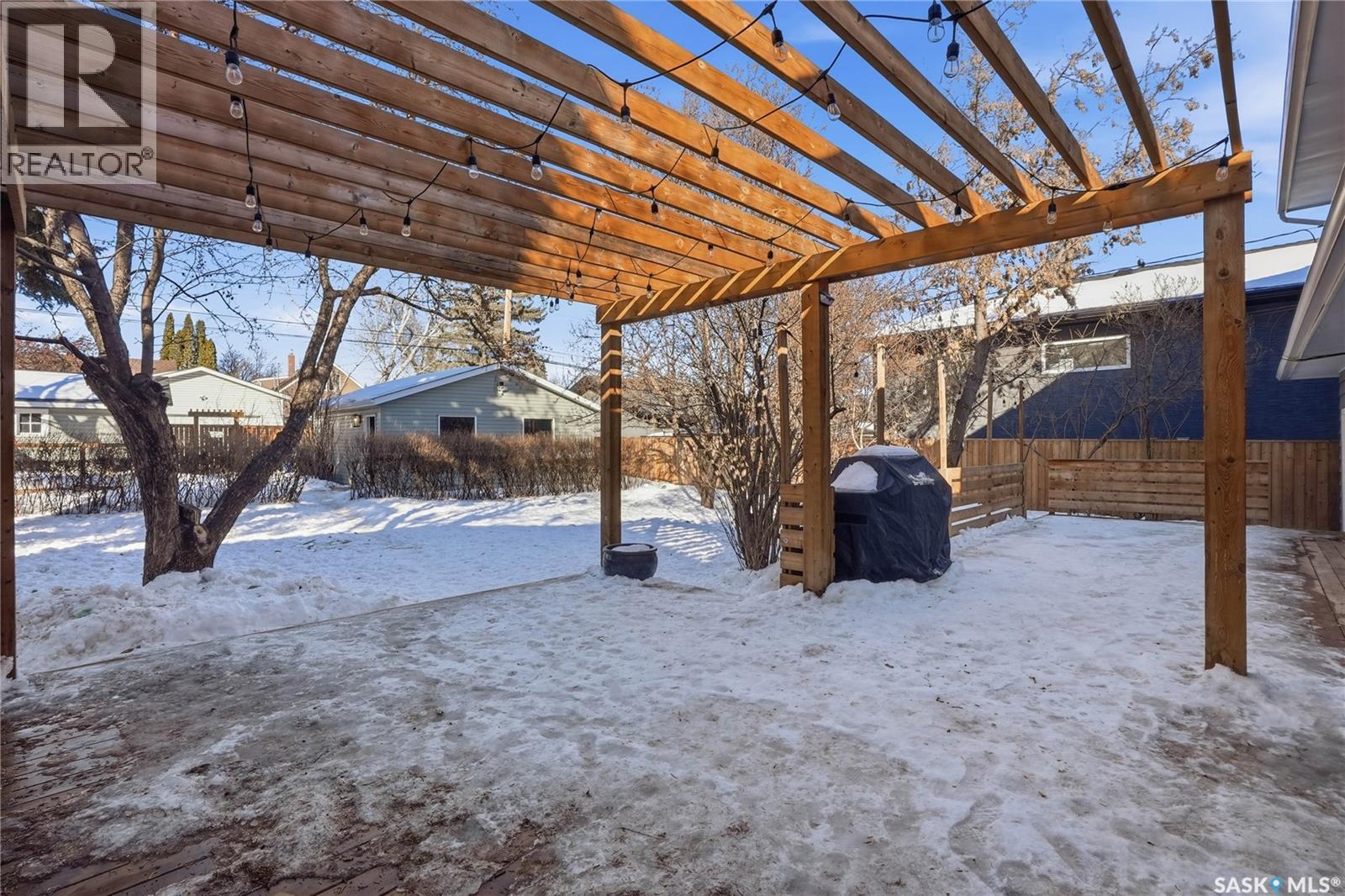 1033 9Th Street E, Saskatoon, SK - Outdoor