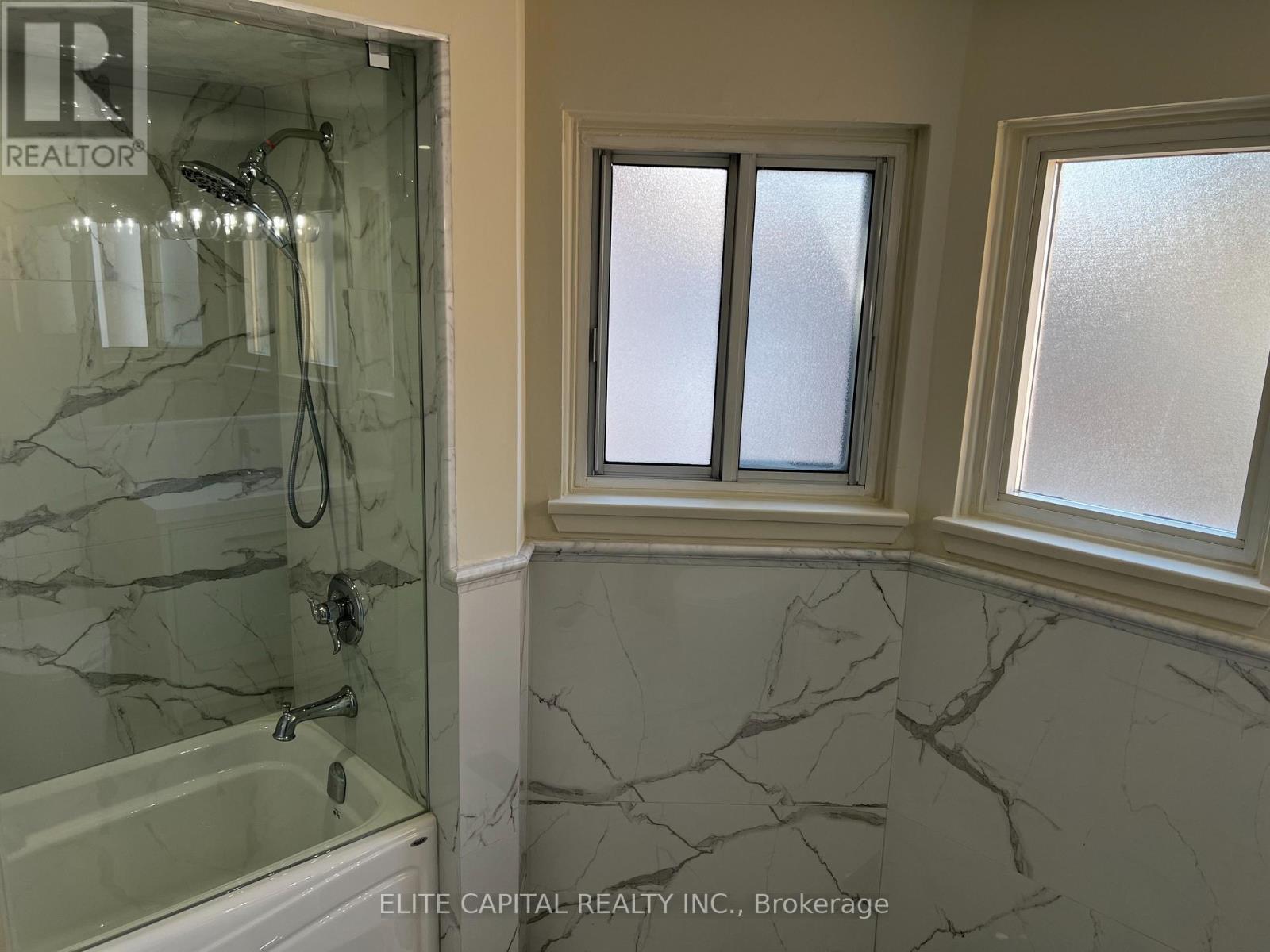 74 Thimble Berryway, Toronto, ON - Indoor Photo Showing Bathroom