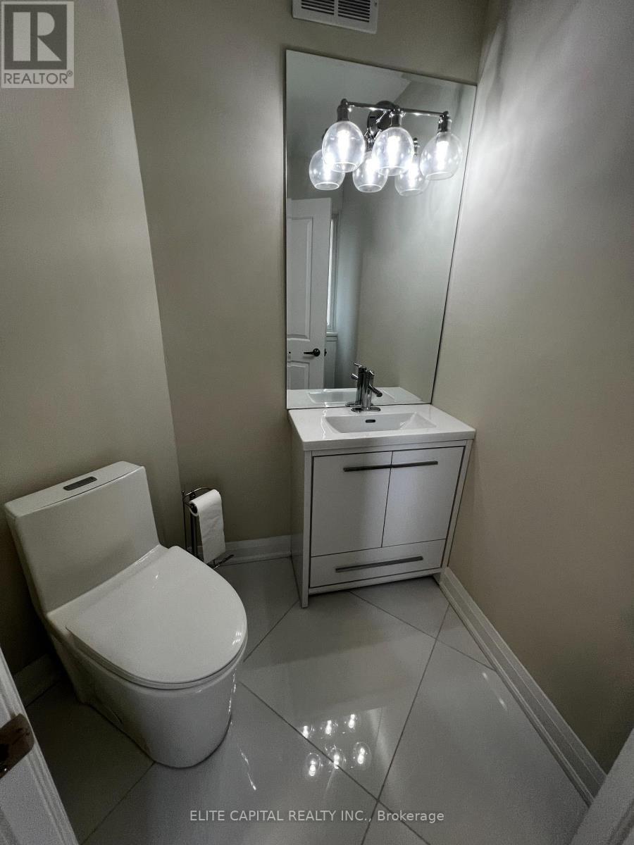 74 Thimble Berryway, Toronto, ON - Indoor Photo Showing Bathroom