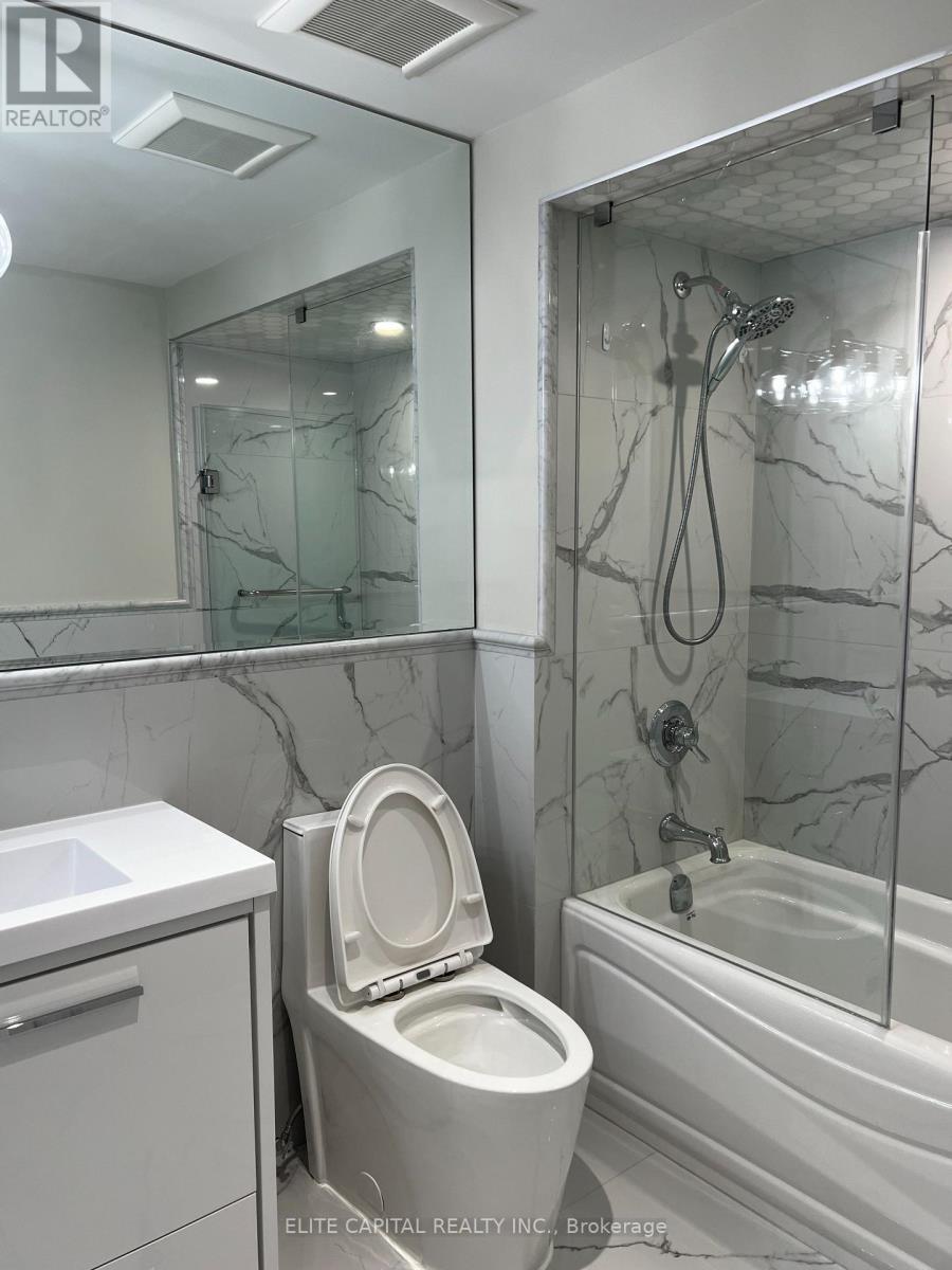 74 Thimble Berryway, Toronto, ON - Indoor Photo Showing Bathroom