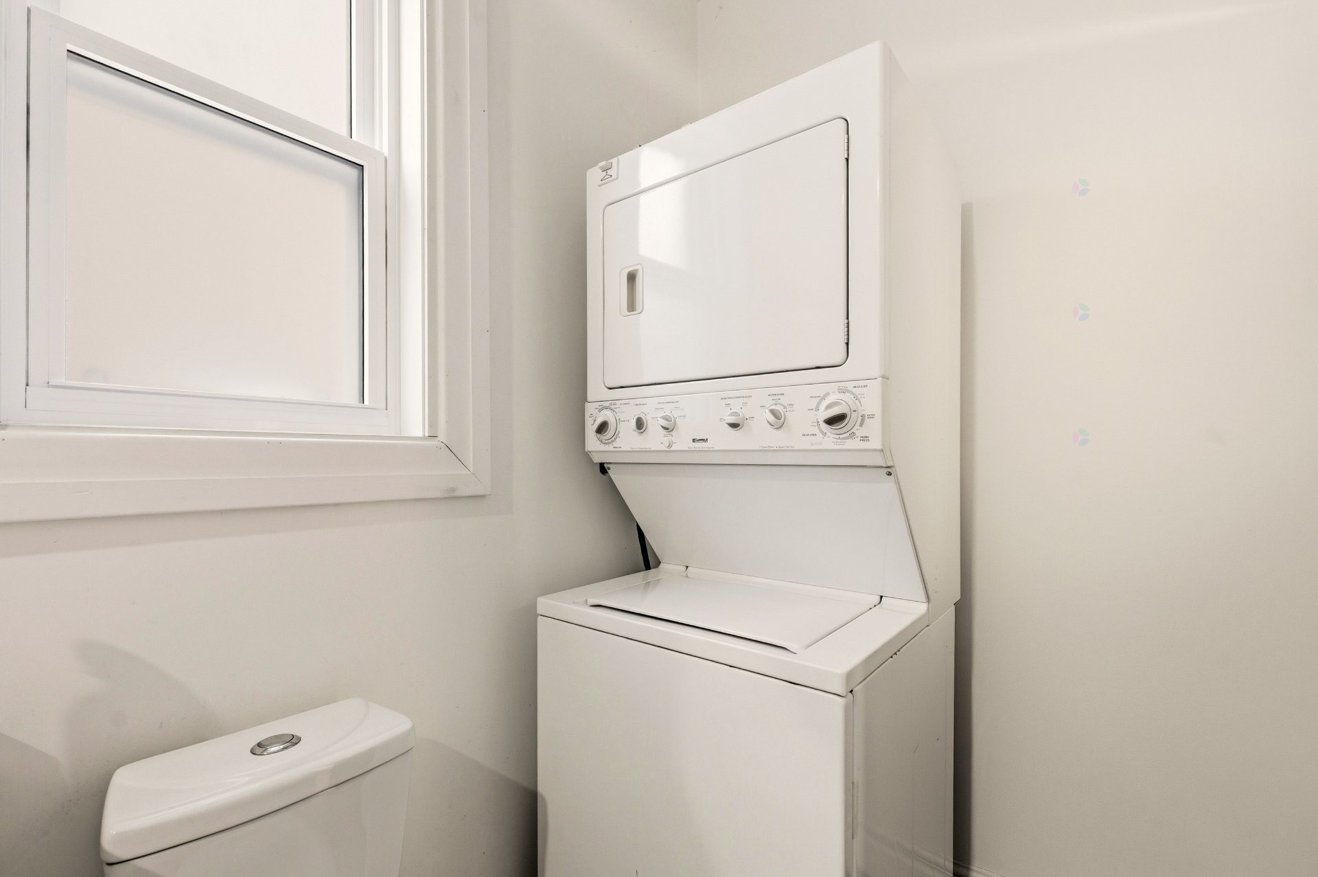 Bathroom - 921 Boul. St-Joseph E., Montréal (Le Plateau-Mont-Royal), QC - Indoor Photo Showing Laundry Room