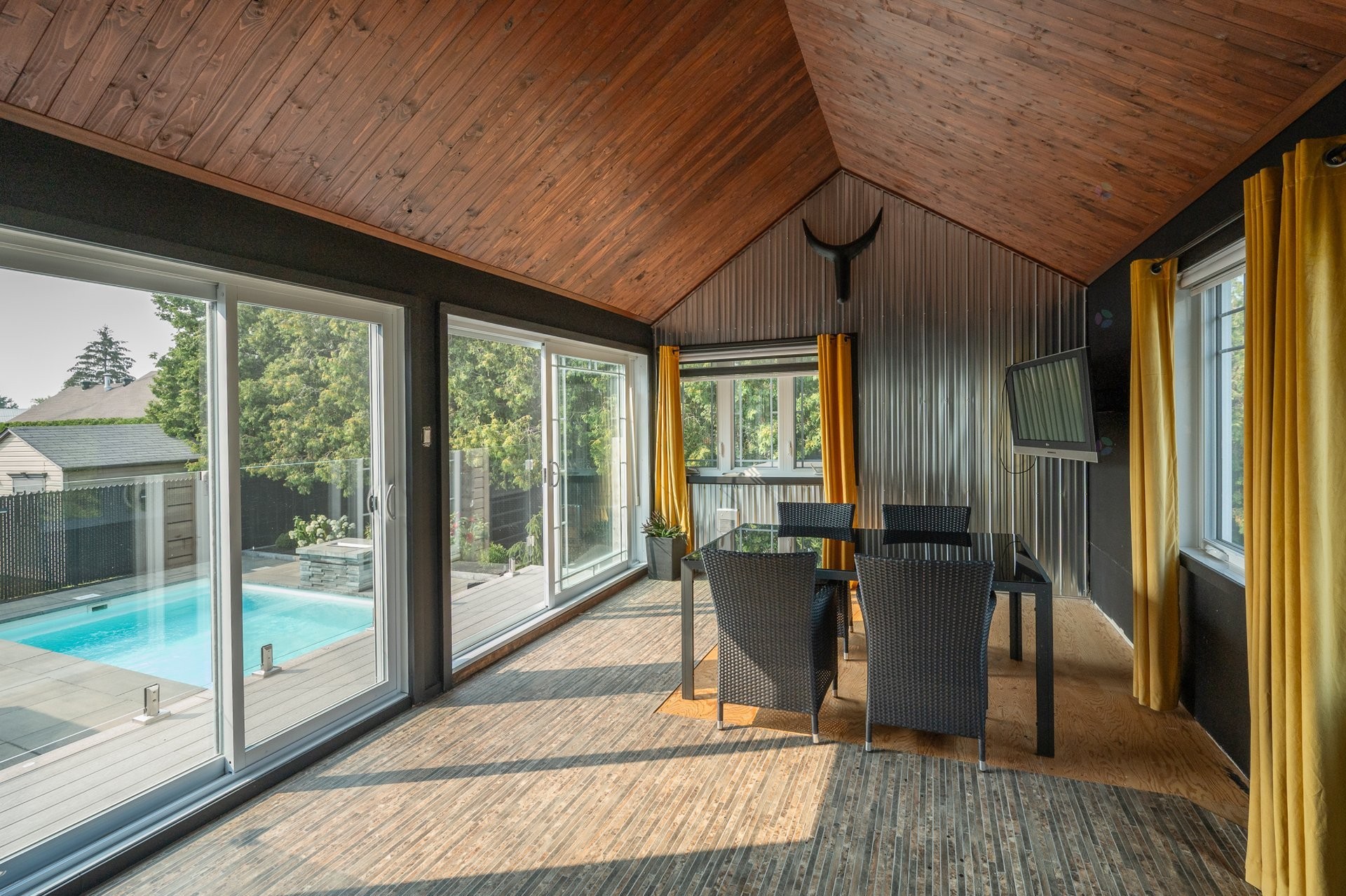 Sun Room - 504 Rue Larose, Saint-Césaire, QC - Photo Showing Other Room