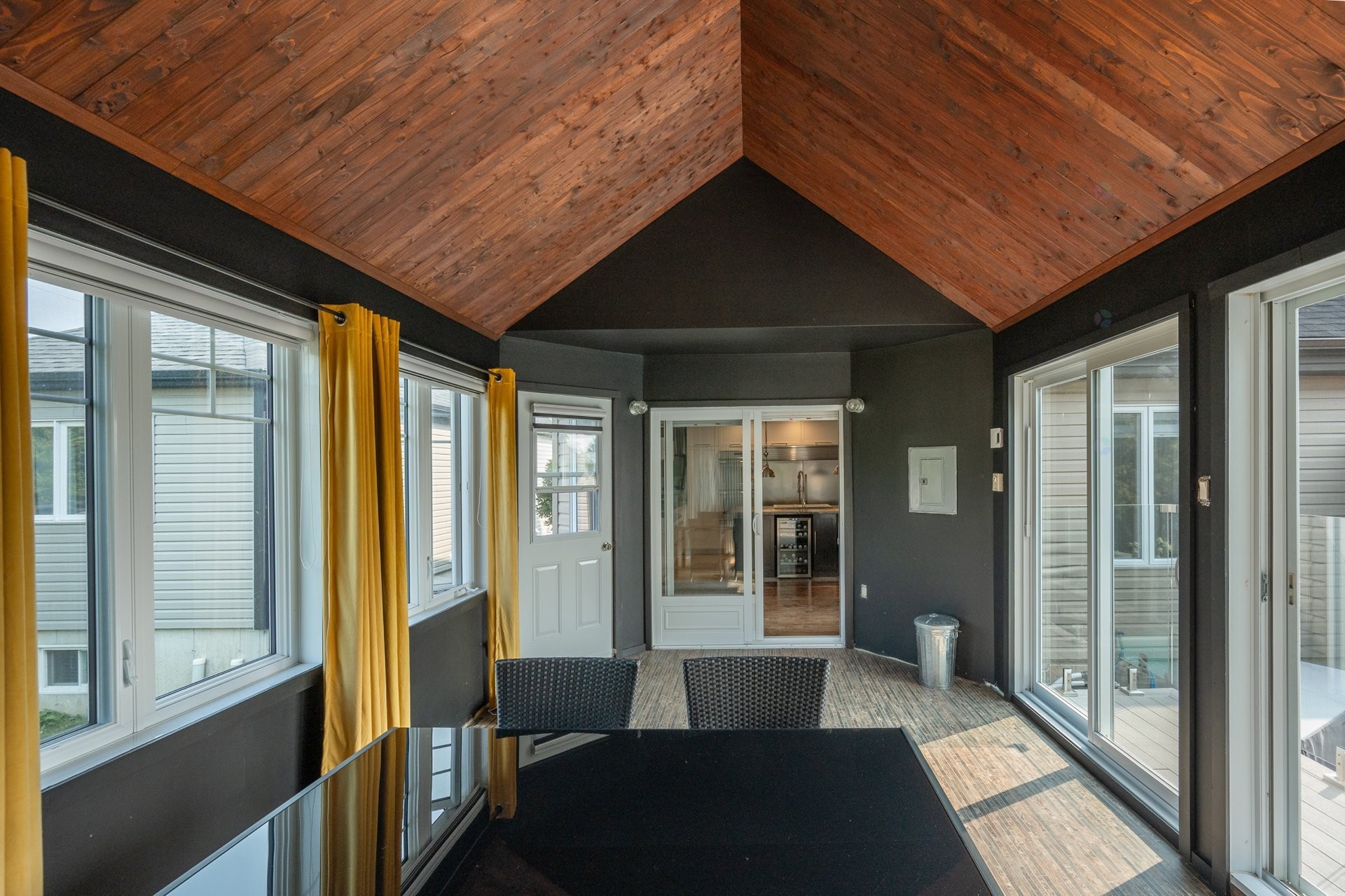Sun Room - 504 Rue Larose, Saint-Césaire, QC - Outdoor With Exterior