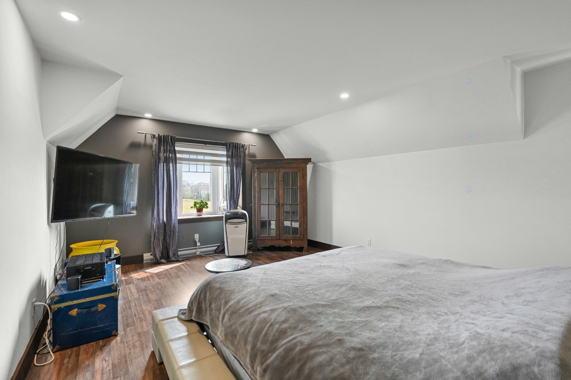 Master Bedroom - 504 Rue Larose, Saint-Césaire, QC - Indoor Photo Showing Bedroom
