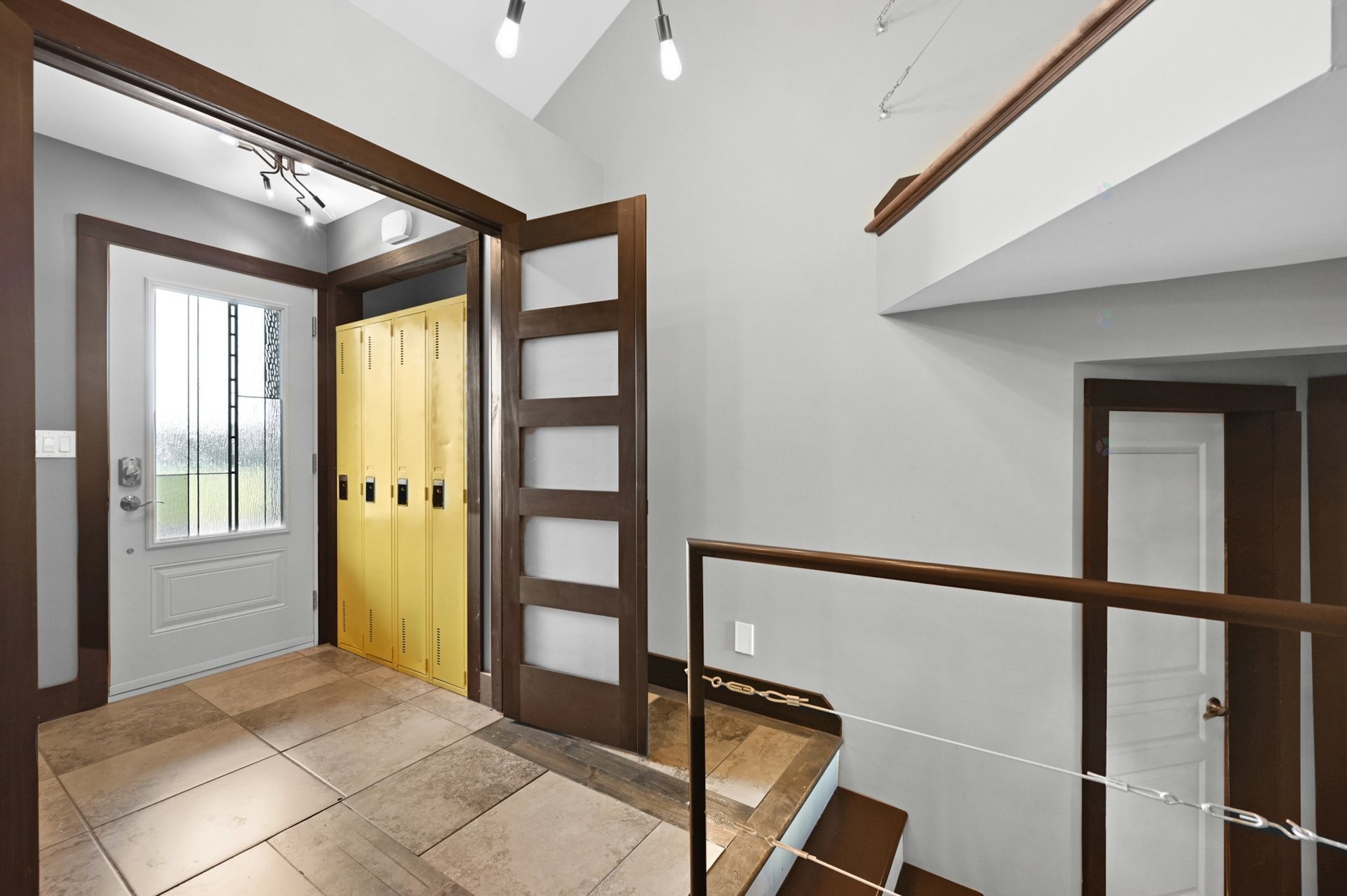Mud Room - 504 Rue Larose, Saint-Césaire, QC - Indoor Photo Showing Other Room