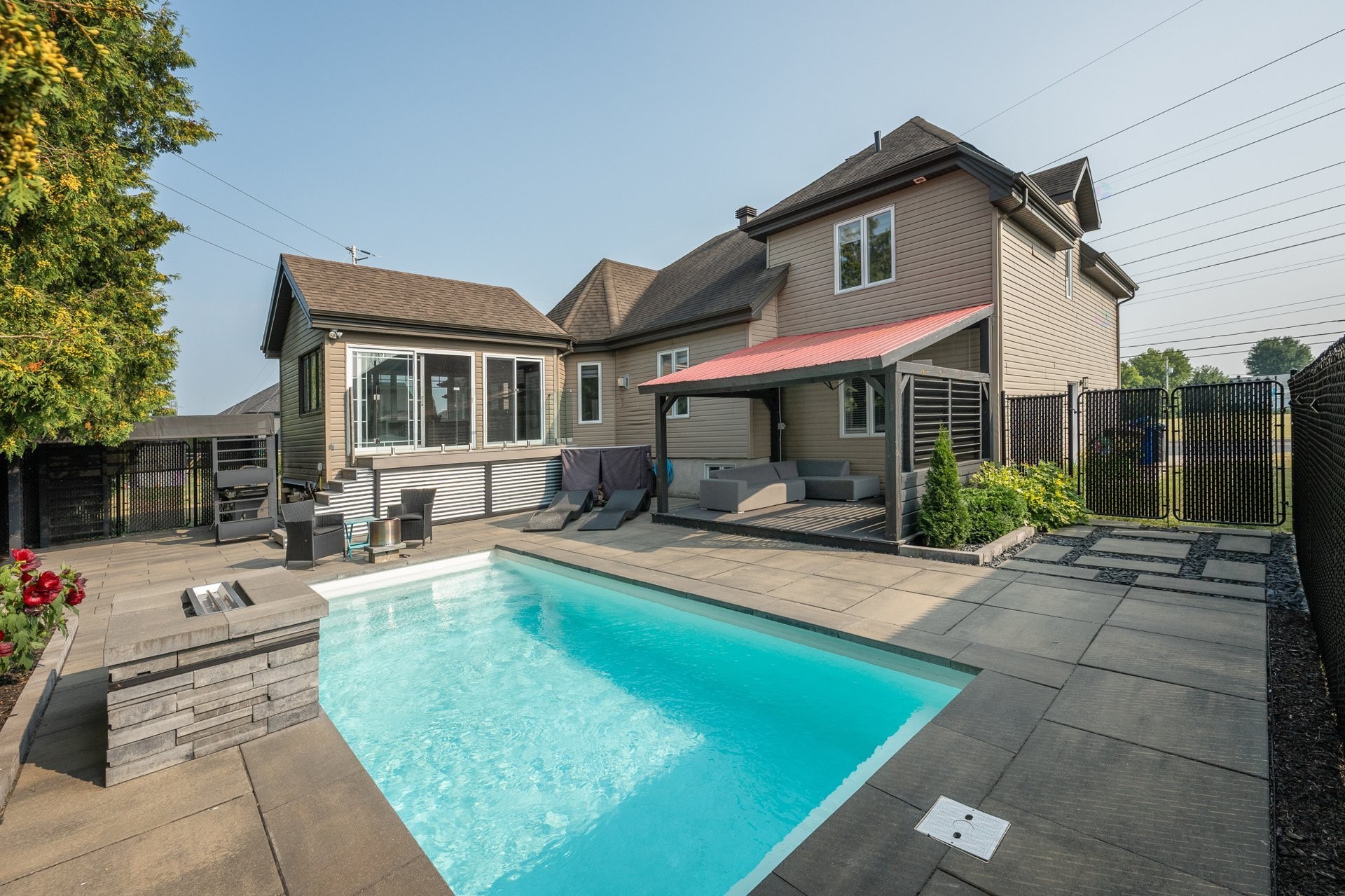 Pool - 504 Rue Larose, Saint-Césaire, QC - Outdoor With In Ground Pool With Exterior