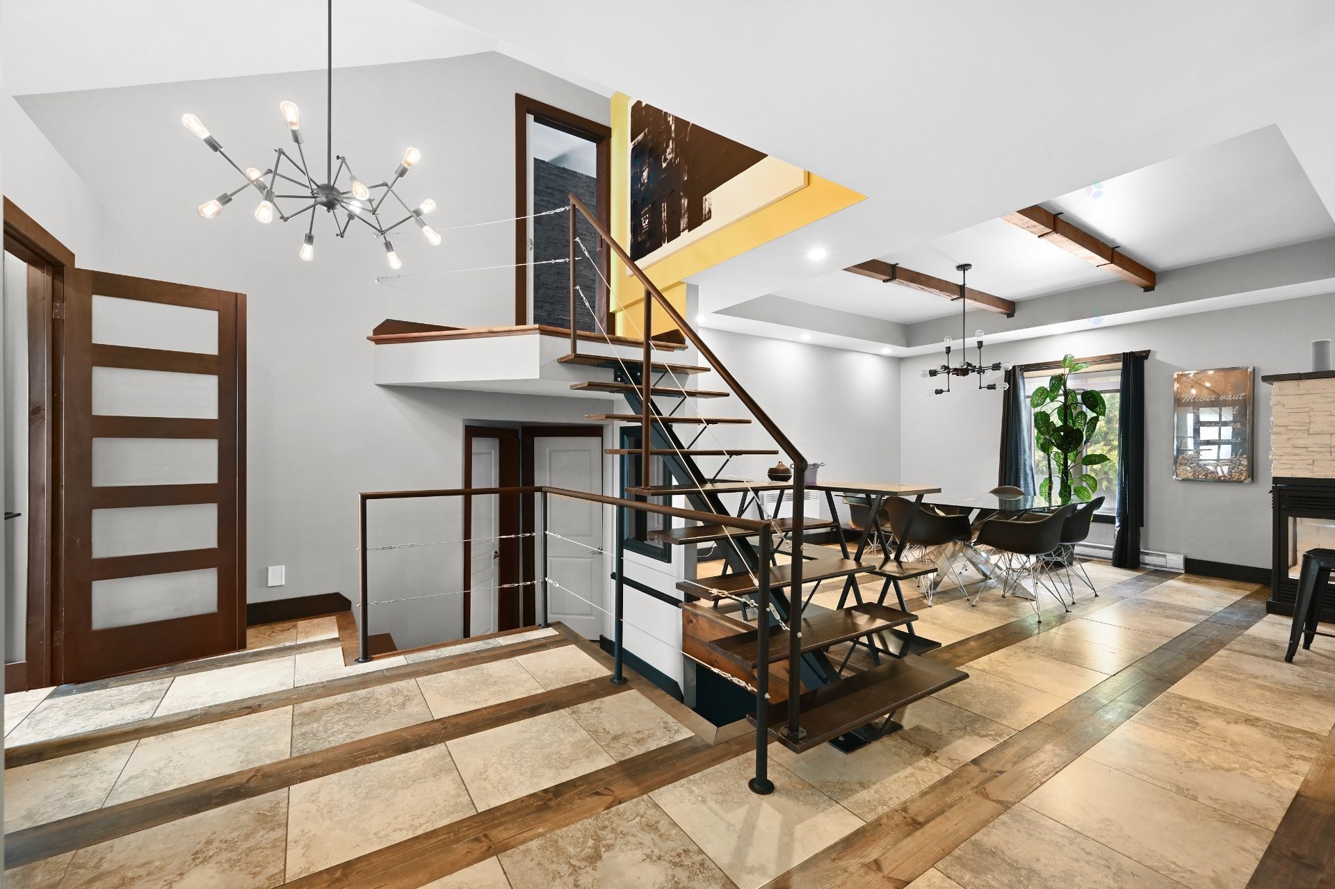 Overall view - 504 Rue Larose, Saint-Césaire, QC - Indoor Photo Showing Other Room