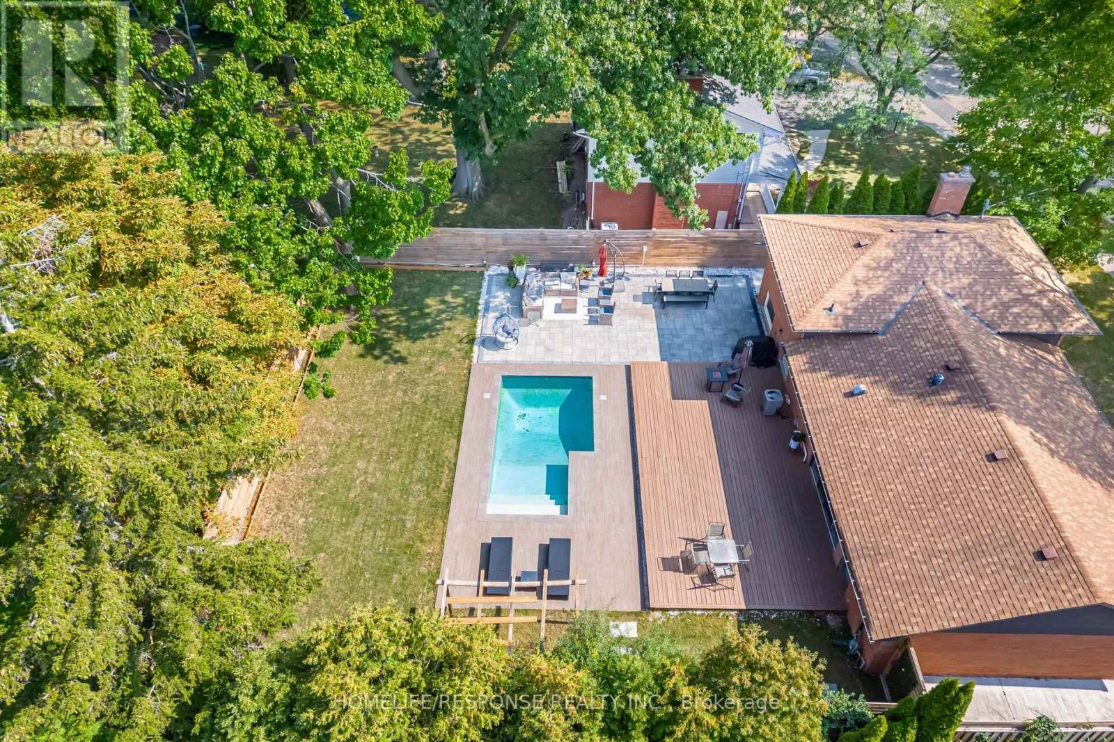 5011 Spruce Avenue, Burlington, ON - Outdoor