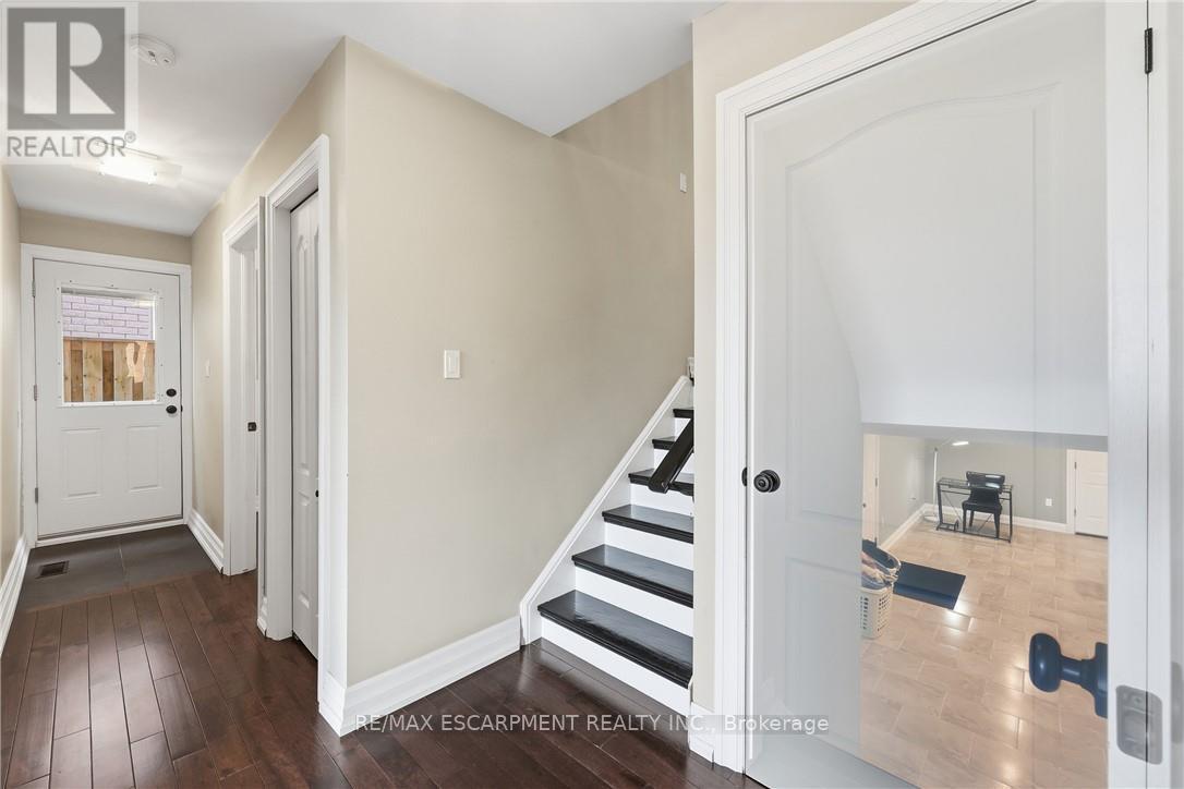 14 Atkins Drive, Hamilton, ON - Indoor Photo Showing Other Room