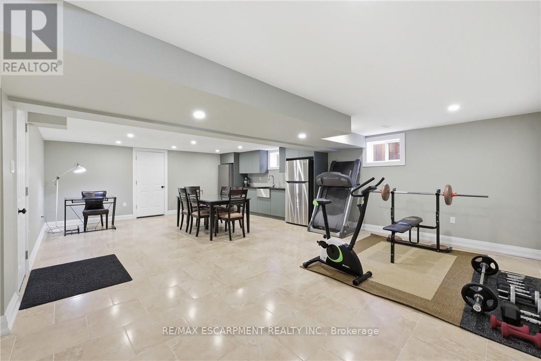 14 Atkins Drive, Hamilton, ON - Indoor Photo Showing Other Room