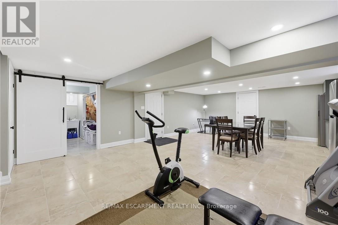 14 Atkins Drive, Hamilton, ON - Indoor Photo Showing Other Room