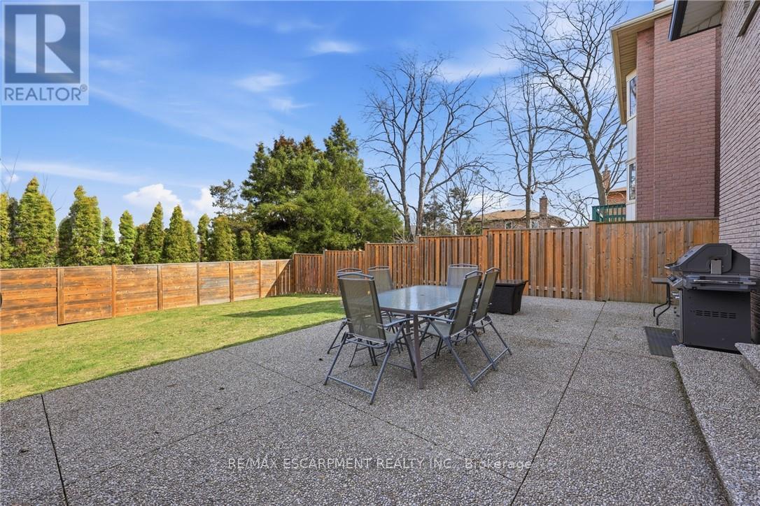 14 Atkins Drive, Hamilton, ON - Outdoor