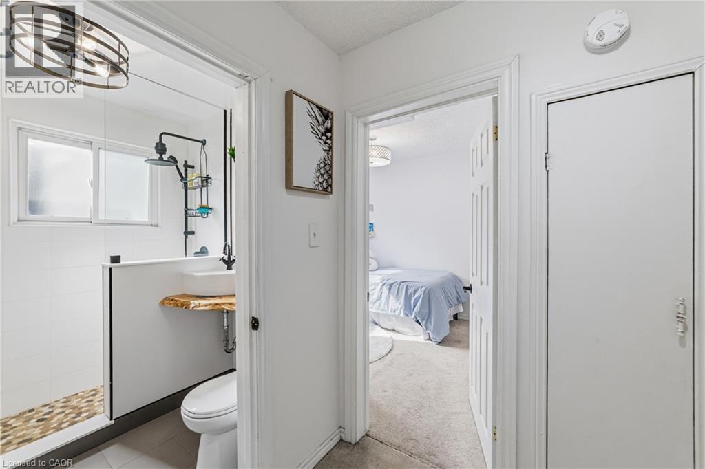 1378 Upper Wellington Street, Hamilton, ON - Indoor