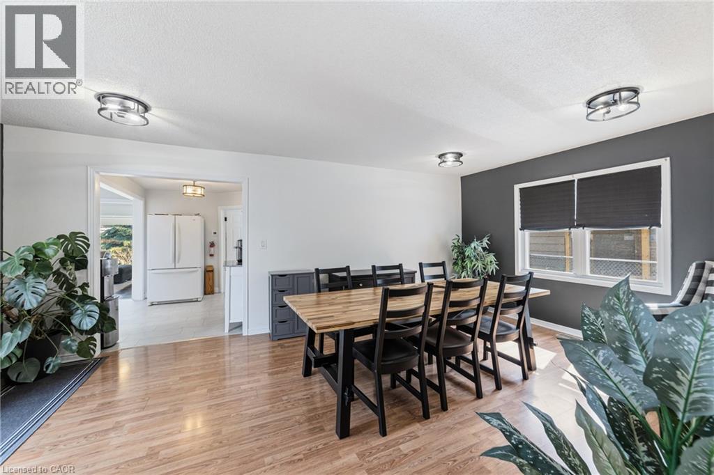1378 Upper Wellington Street, Hamilton, ON - Indoor Photo Showing Dining Room