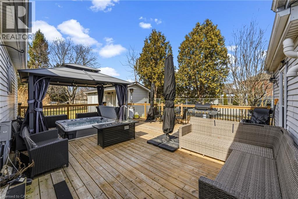 1378 Upper Wellington Street, Hamilton, ON - Outdoor With Deck Patio Veranda With Exterior
