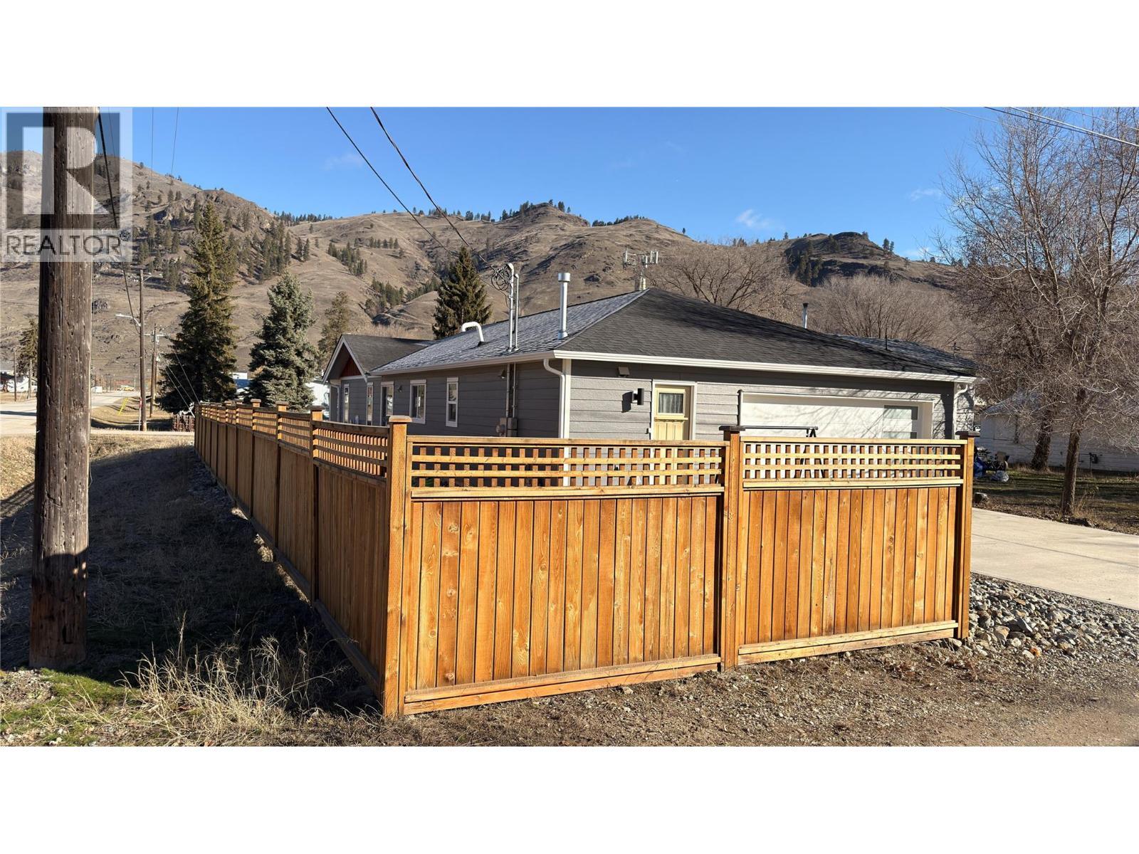 594 Sixth Avenue, Midway, BC - Outdoor