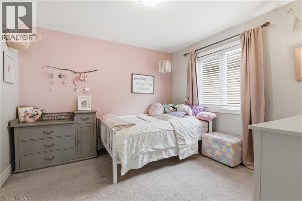 328 Shady Glen Crescent, Kitchener, ON - Indoor Photo Showing Bedroom