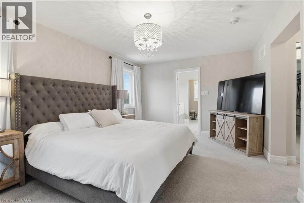 328 Shady Glen Crescent, Kitchener, ON - Indoor Photo Showing Bedroom