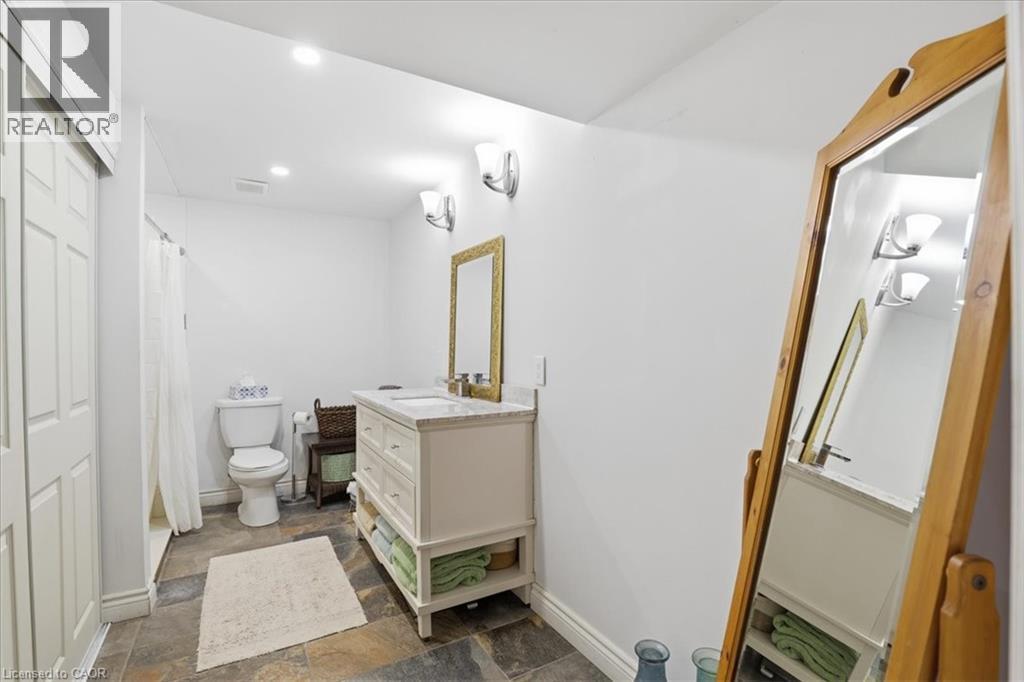 328 Shady Glen Crescent, Kitchener, ON - Indoor Photo Showing Bathroom