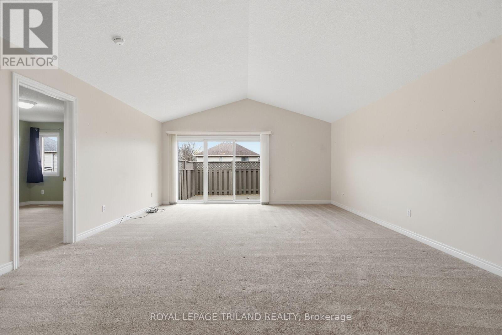 10 - 20 Windemere Place, St. Thomas, ON - Indoor Photo Showing Other Room