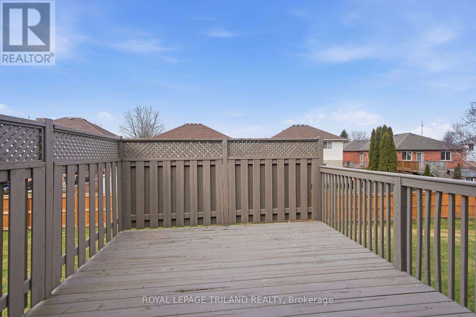 10 - 20 Windemere Place, St. Thomas, ON - Outdoor With Exterior