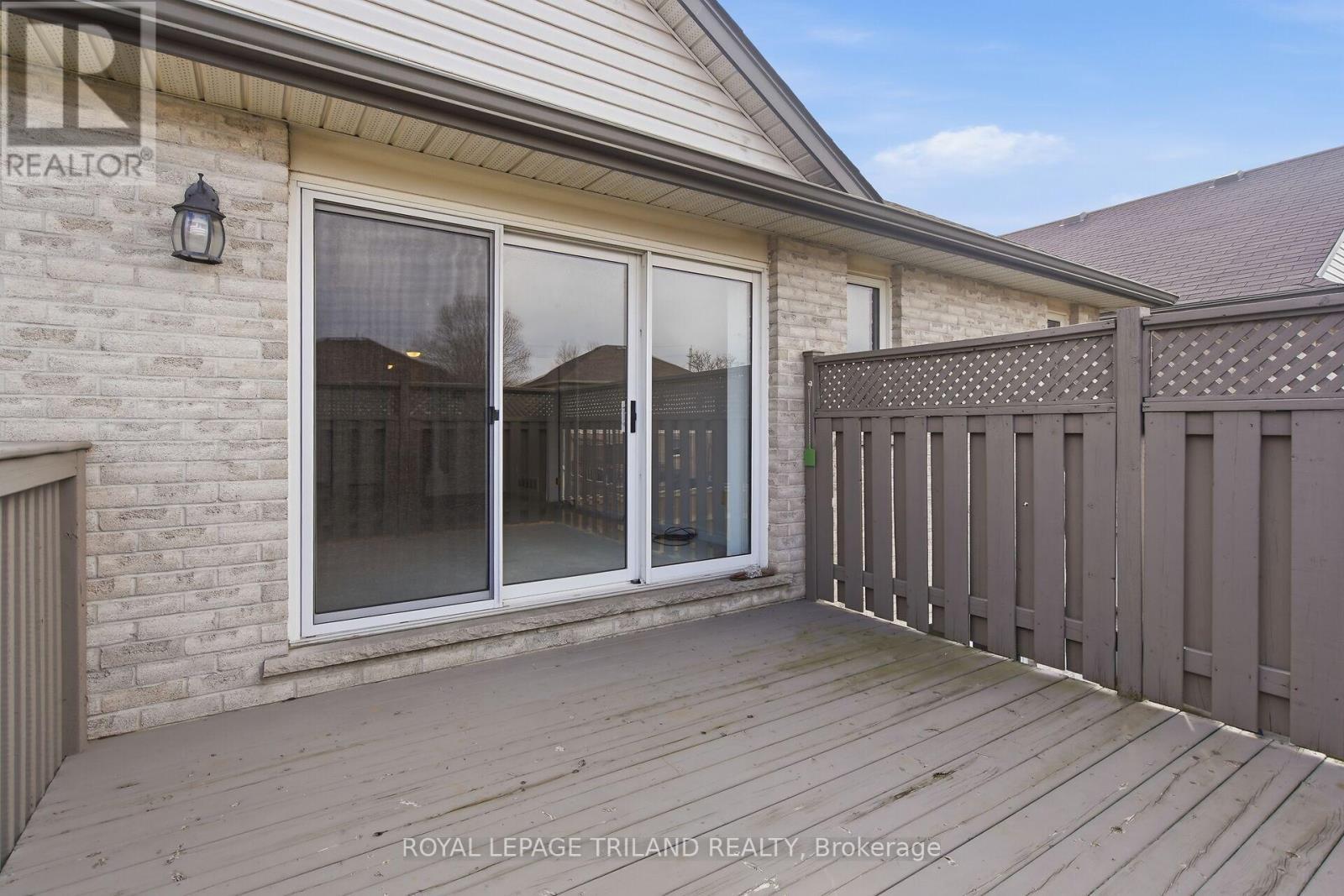 10 - 20 Windemere Place, St. Thomas, ON - Outdoor With Deck Patio Veranda With Exterior